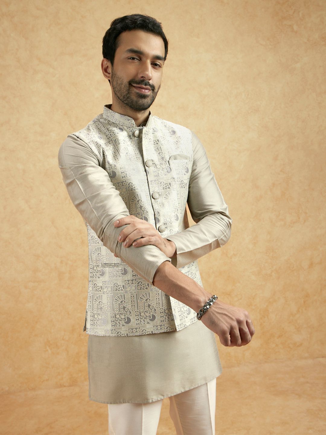 KISAH Men Textured Zari  Regular Fit Nehru Jacket