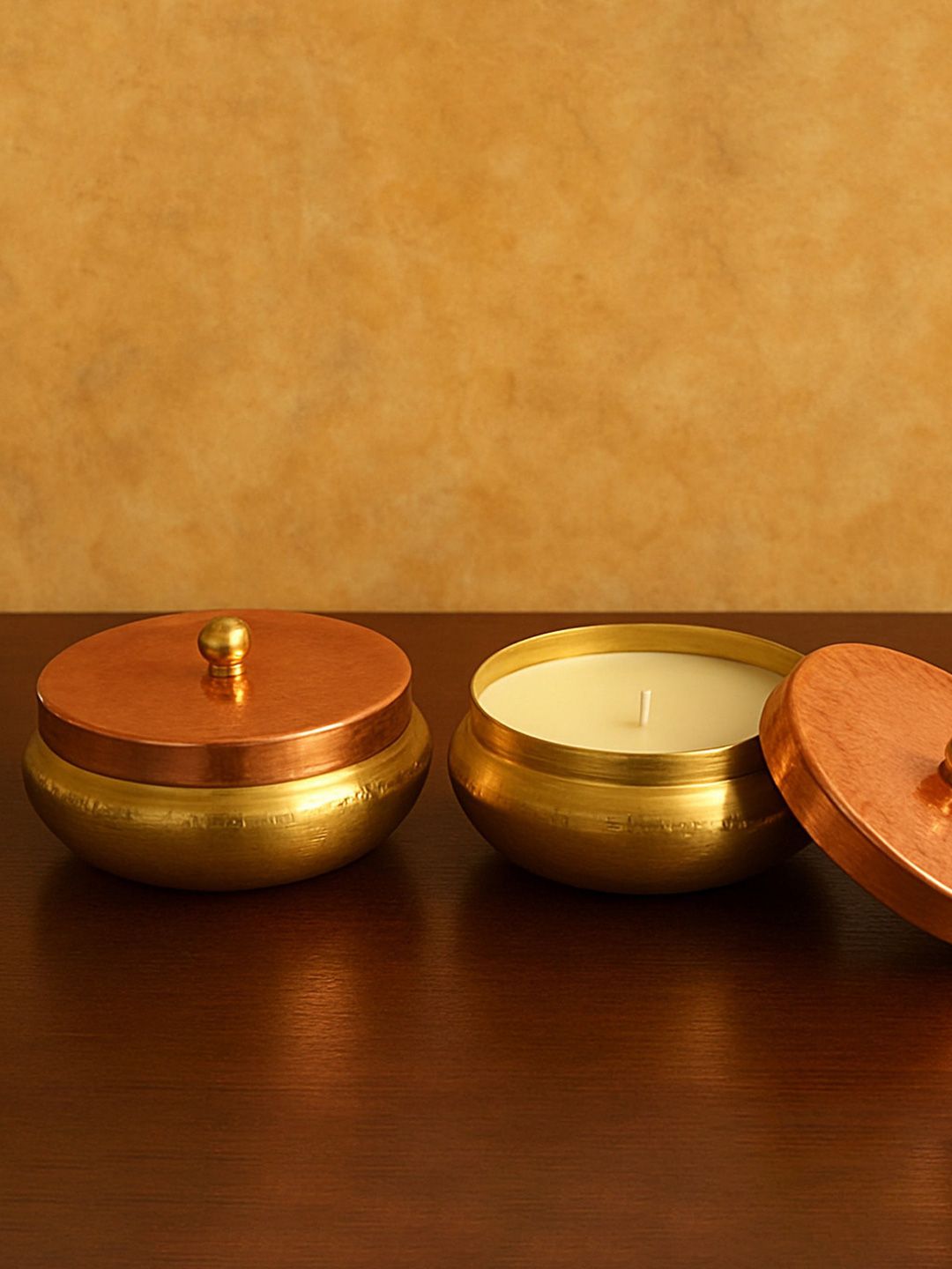Earthly Edges Gold-Toned & Gold-Toned Jar Candle
