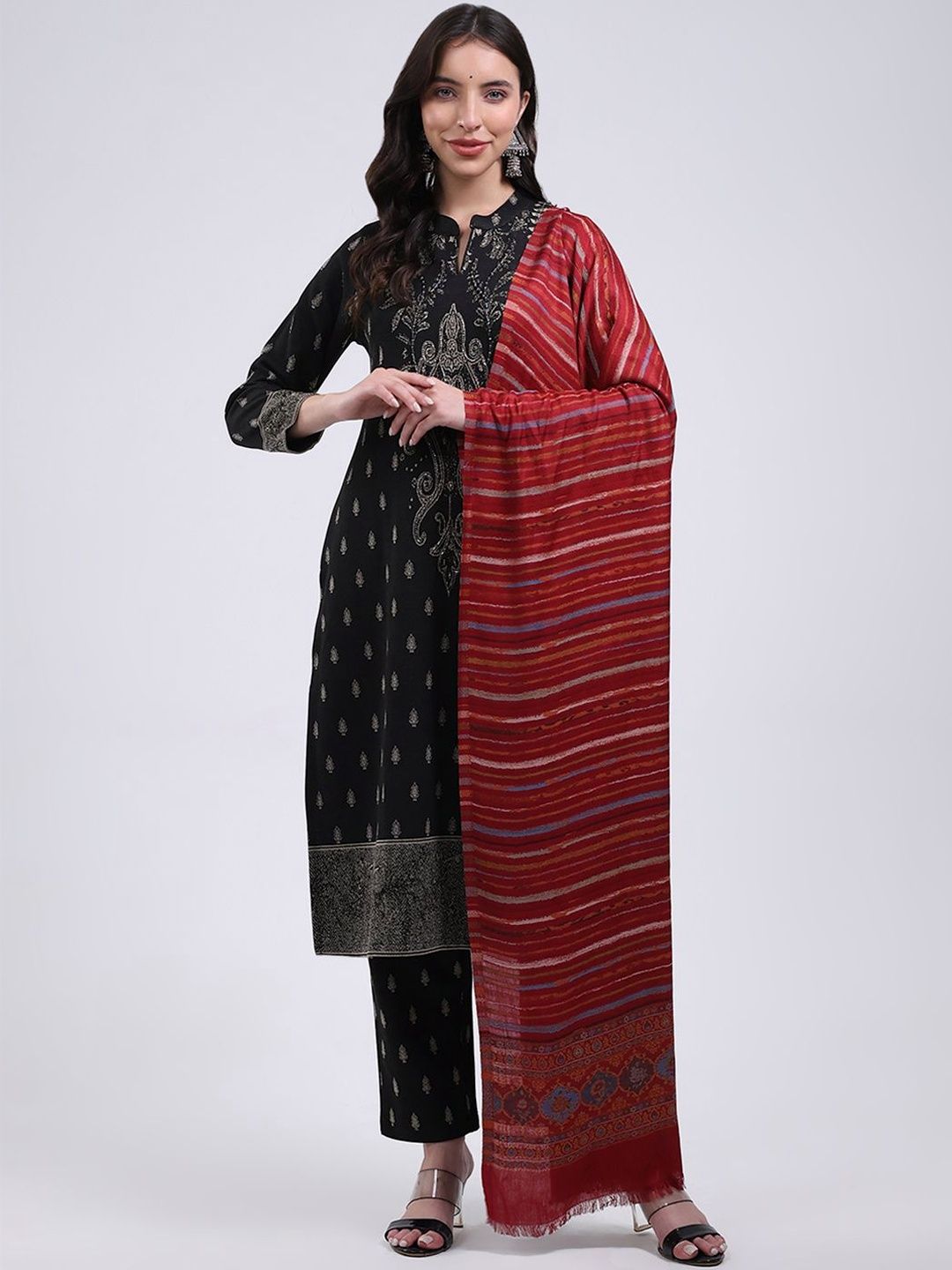 Monte Carlo Women Striped Printed Shawl