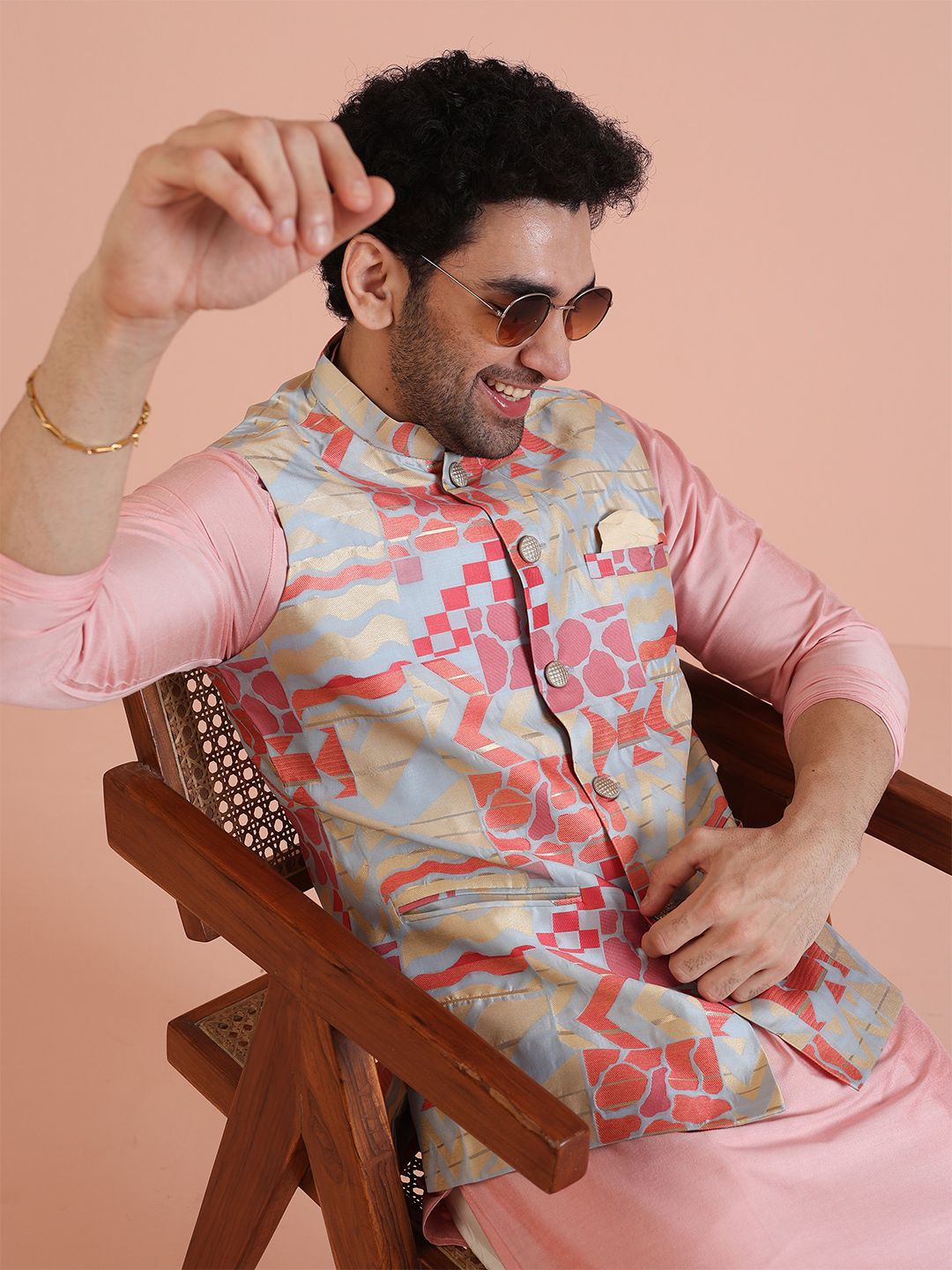 KISAH Men Textured Zari Regular Fit Nehru Jacket