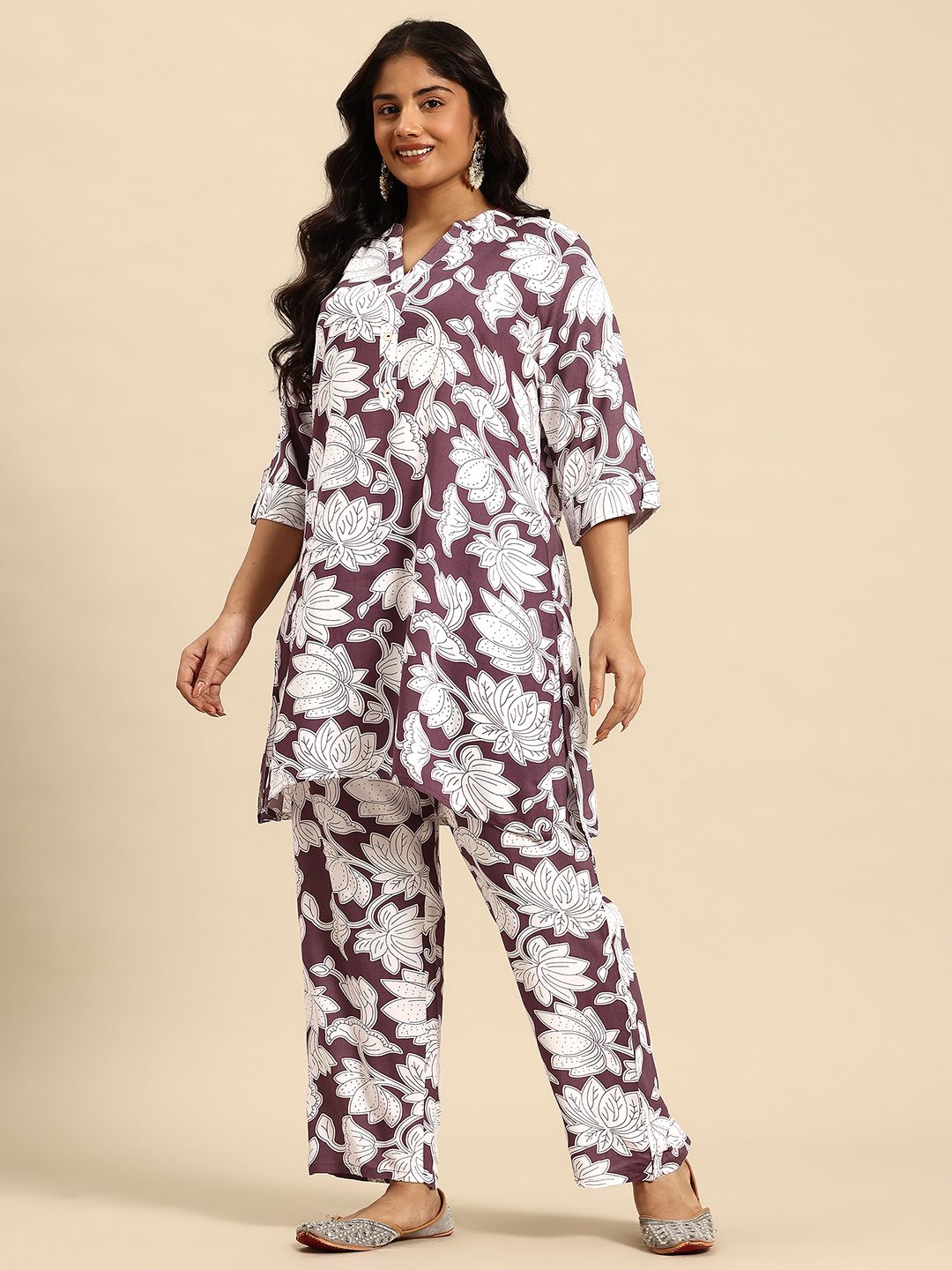 Sia Ab Pehnegi Duniya Printed Mandarin Collar Regular Kurta With Trousers Co-Ords Set
