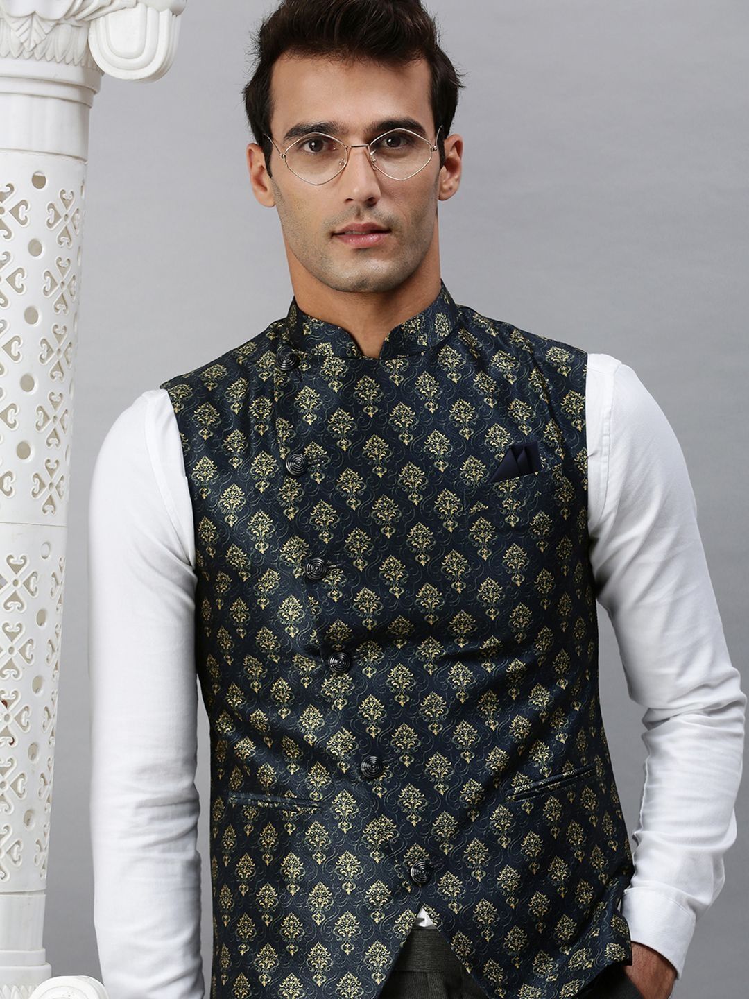 SHOWOFFFF Printed Slim-Fit Woven Nehru Jacket