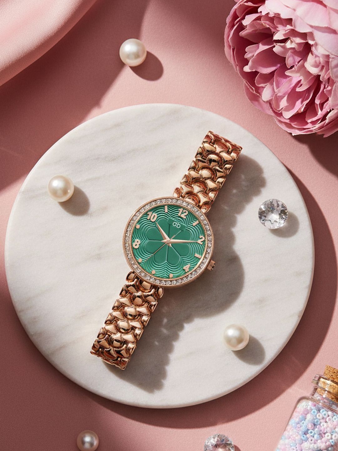 DressBerry Women Dial & Bracelet Style Straps Analogue Watch HOBDB-002-GR
