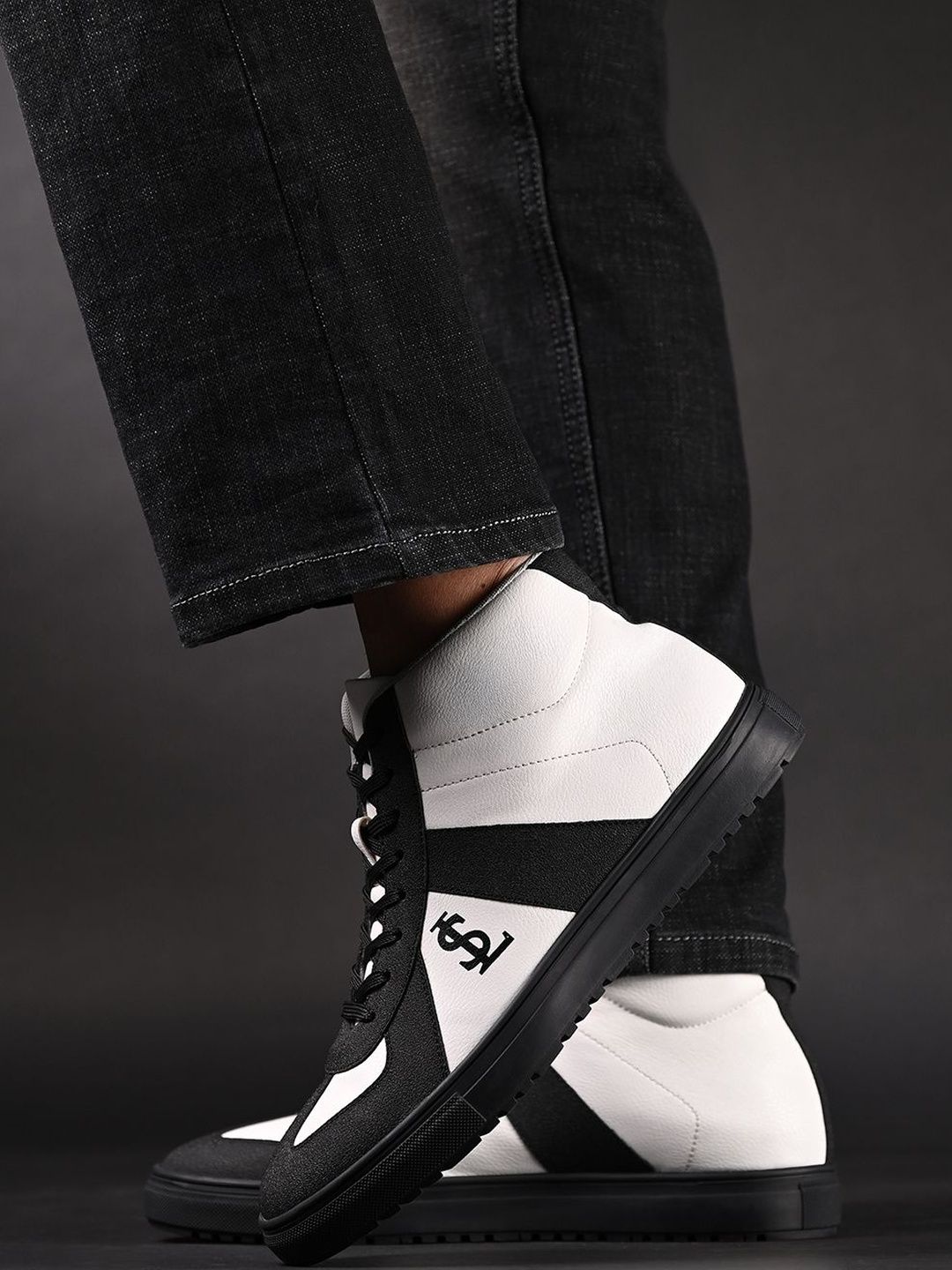 LOUIS STITCH Men Black & White Casual Lightweight Comfortable Lace-Up Sneaker