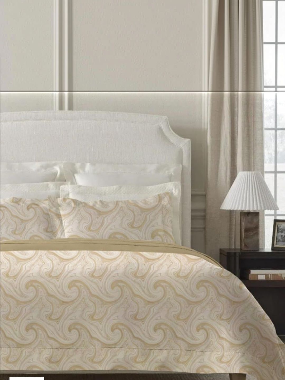 BOMBAY DYEING BOMBAY DYEING Cream-Coloured 300 TC Super King Bedsheet with 2 Pillow Covers
