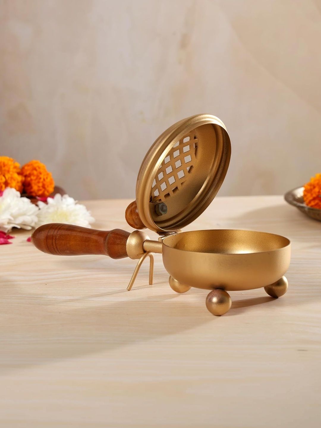 MustHome Yellow & Brown Textured Dhoop Dani With Handle
