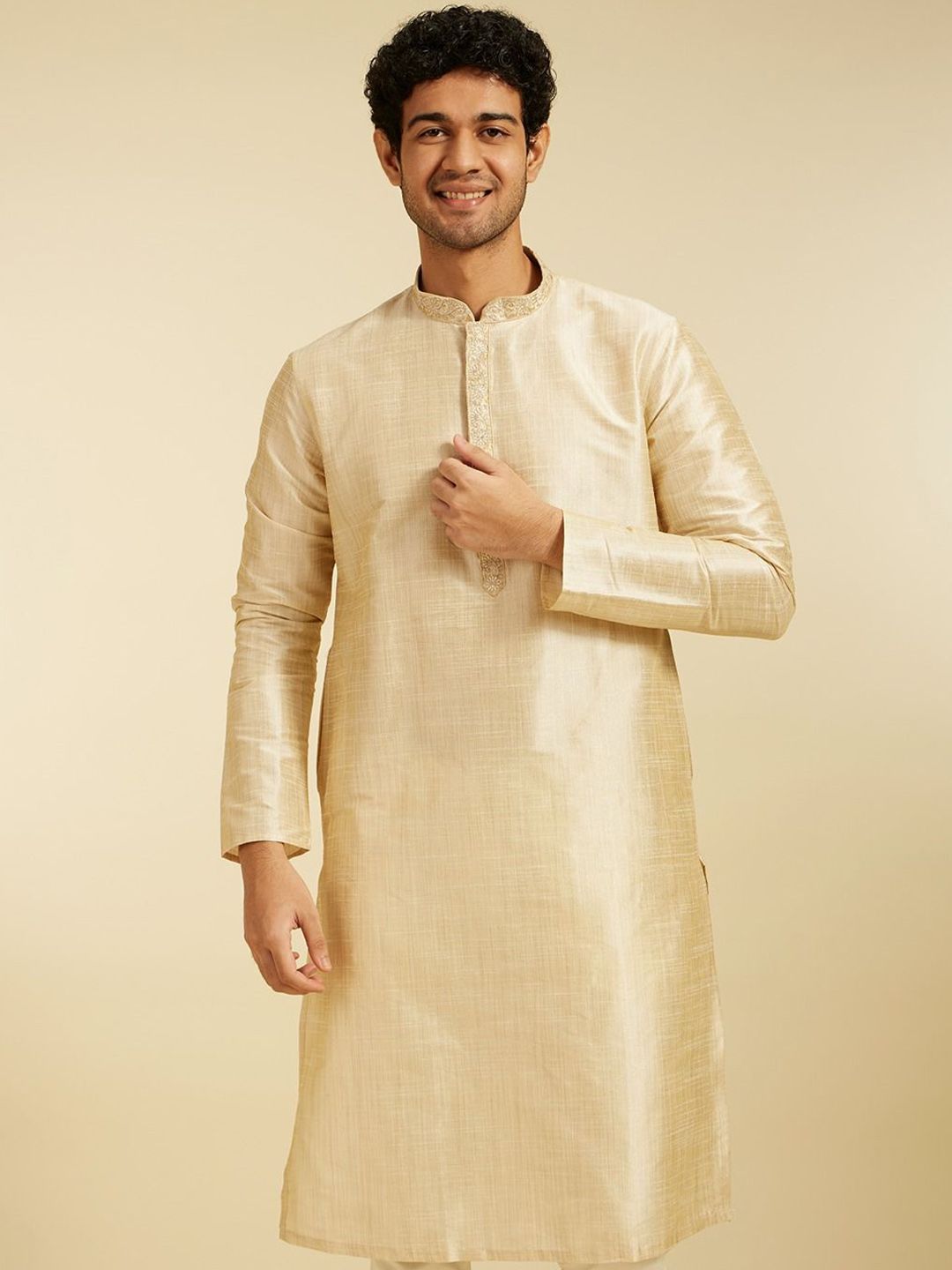 Diwas by Manyavar Floral Yoke Design Thread Work Mandarin Collar Straight Kurta