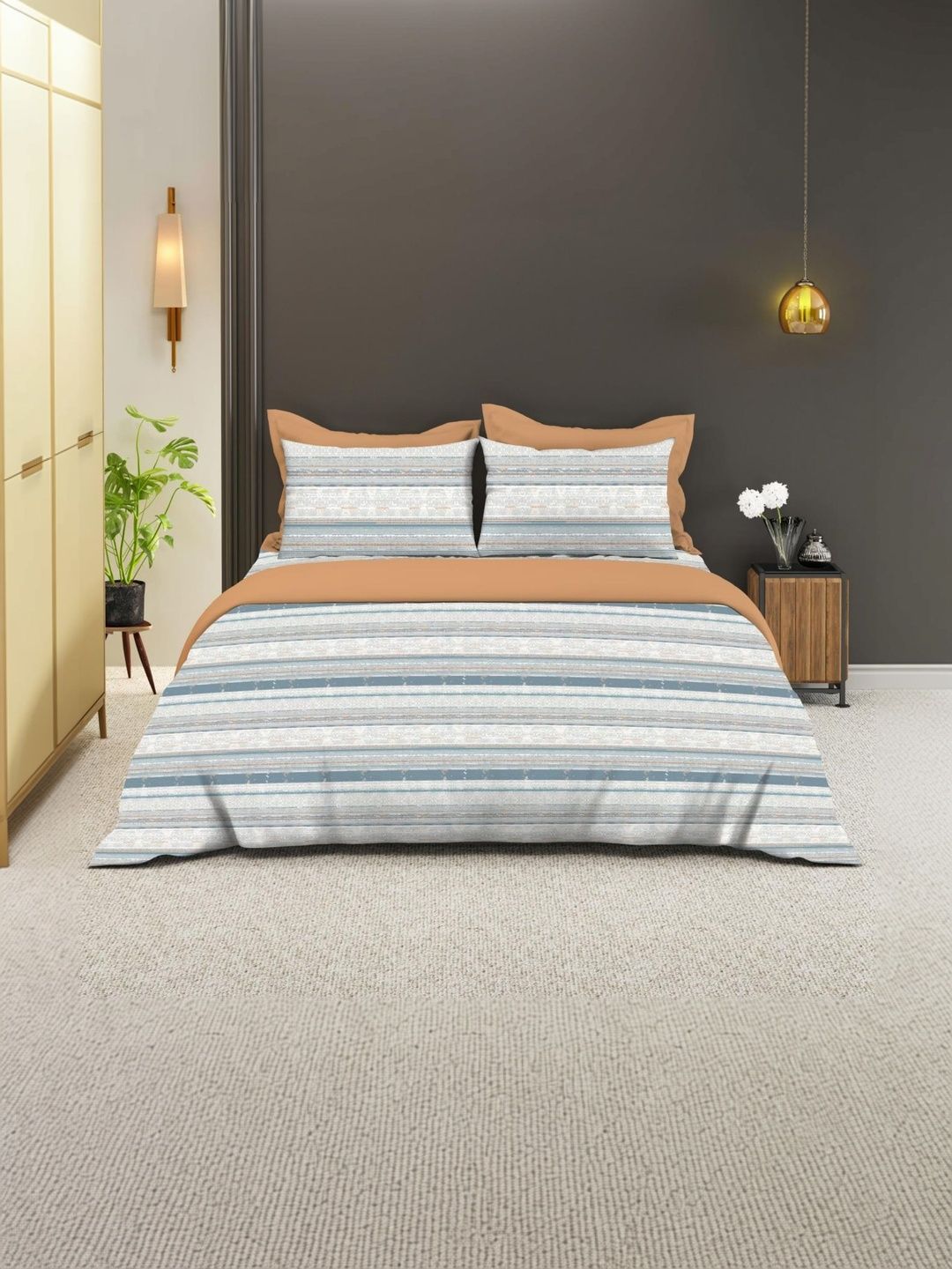 BOMBAY DYEING BOMBAY DYEING Multicoloured Striped 144 TC King Bedsheet with 2 Pillow Covers