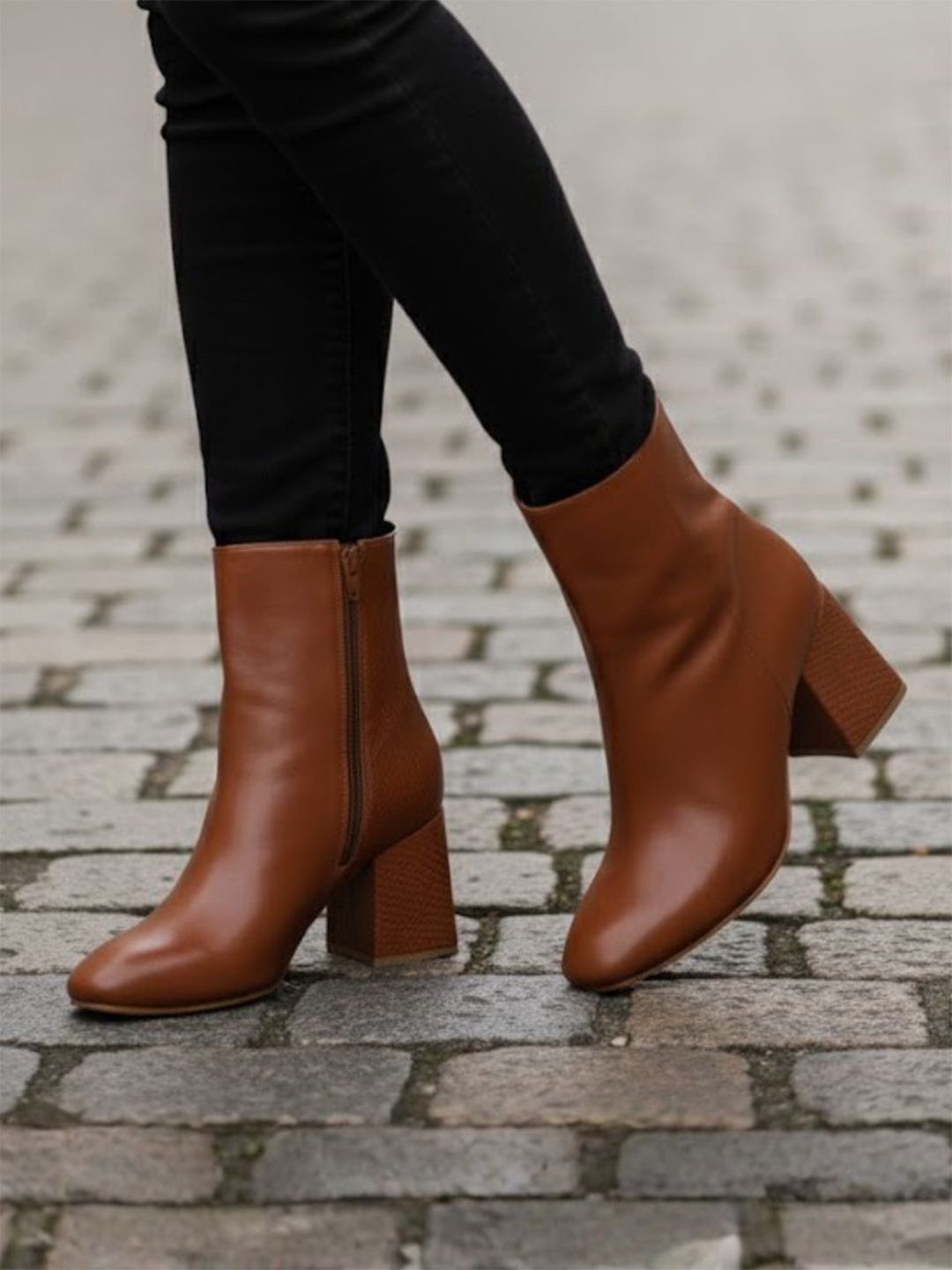 Monrow Sarah Tan Block Heel Boots