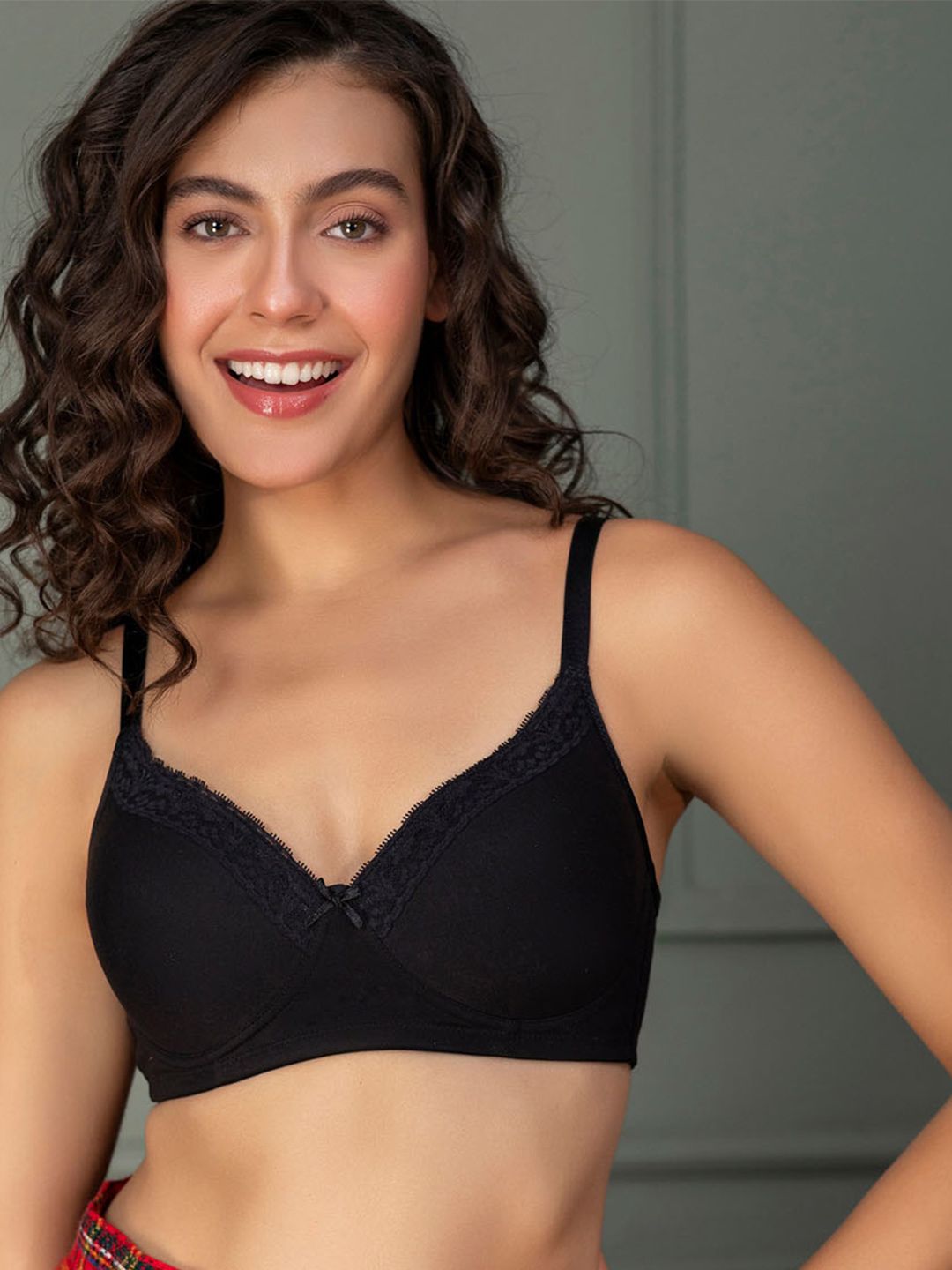 Chelvet Deep coverage Lighlty Padded Bra  Seamless & Non Wired