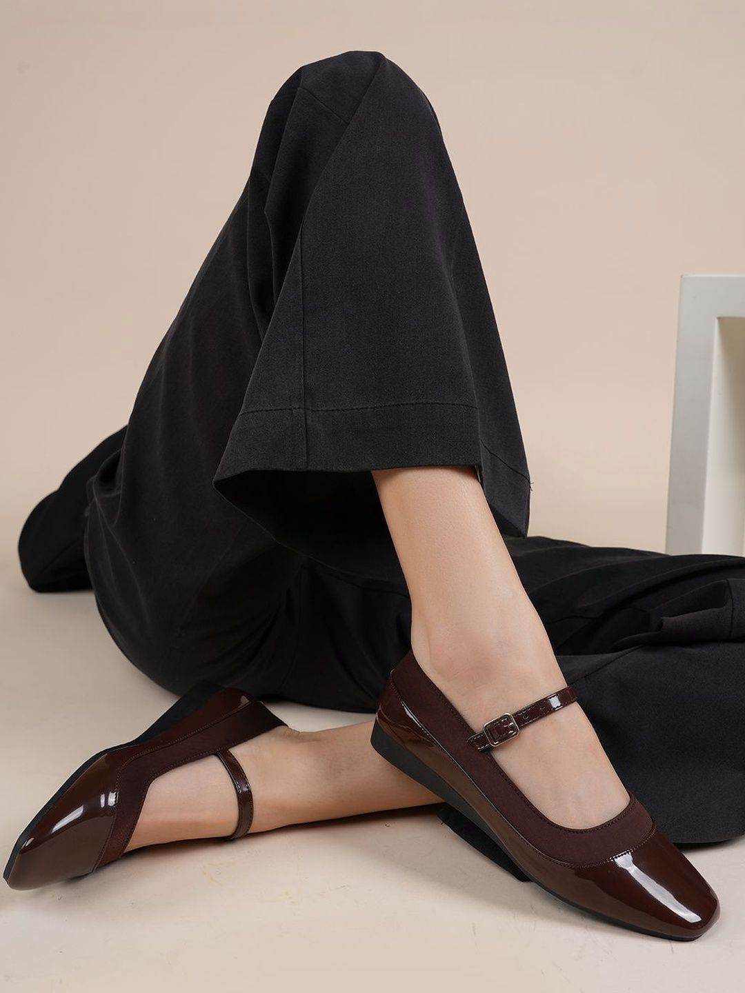 DROP BOLD Women Colourblocked Buckles Ballerinas