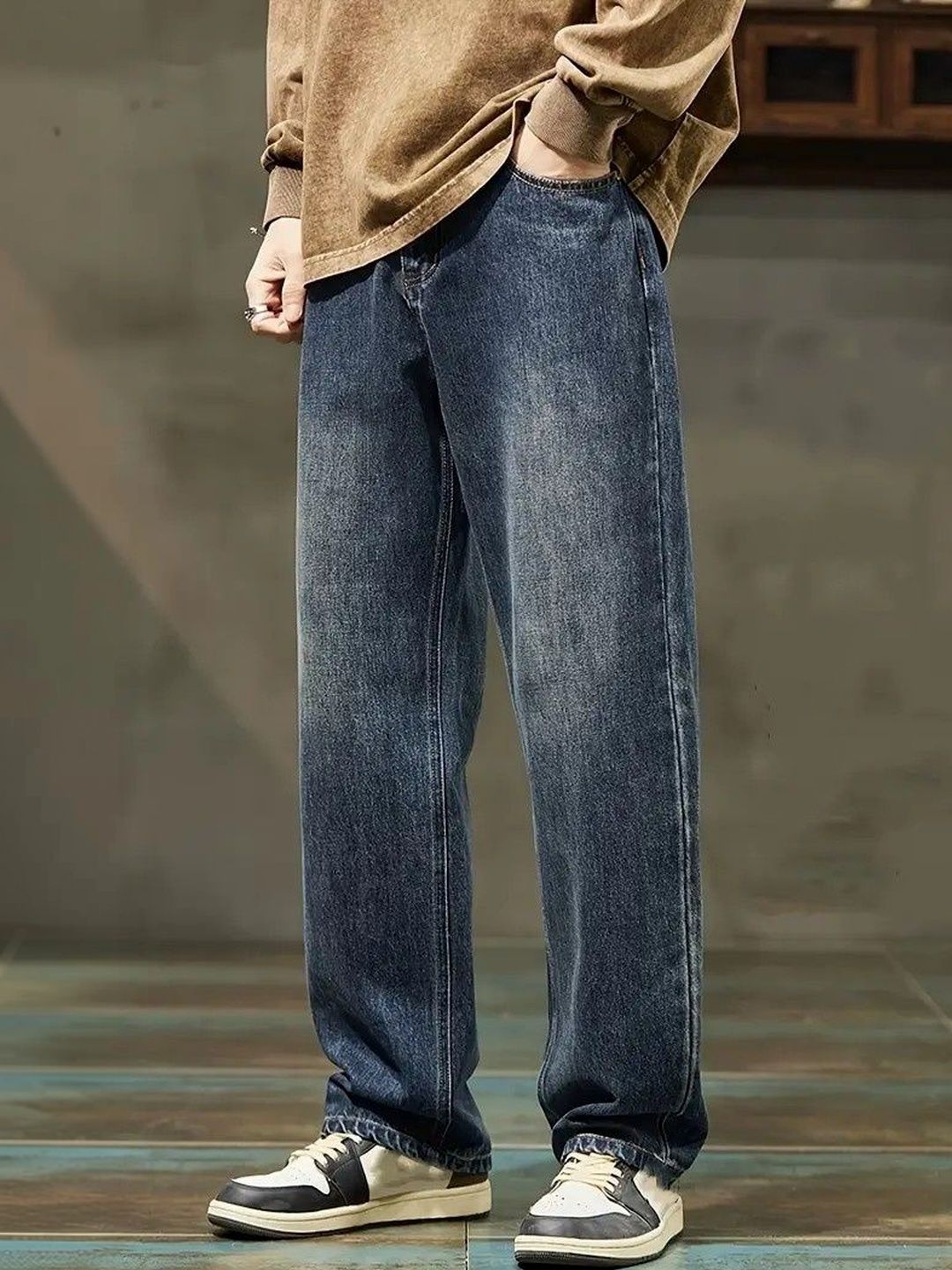 SZN Men Relaxed Fit Mid-Rise Light Fade Stretchable Jeans