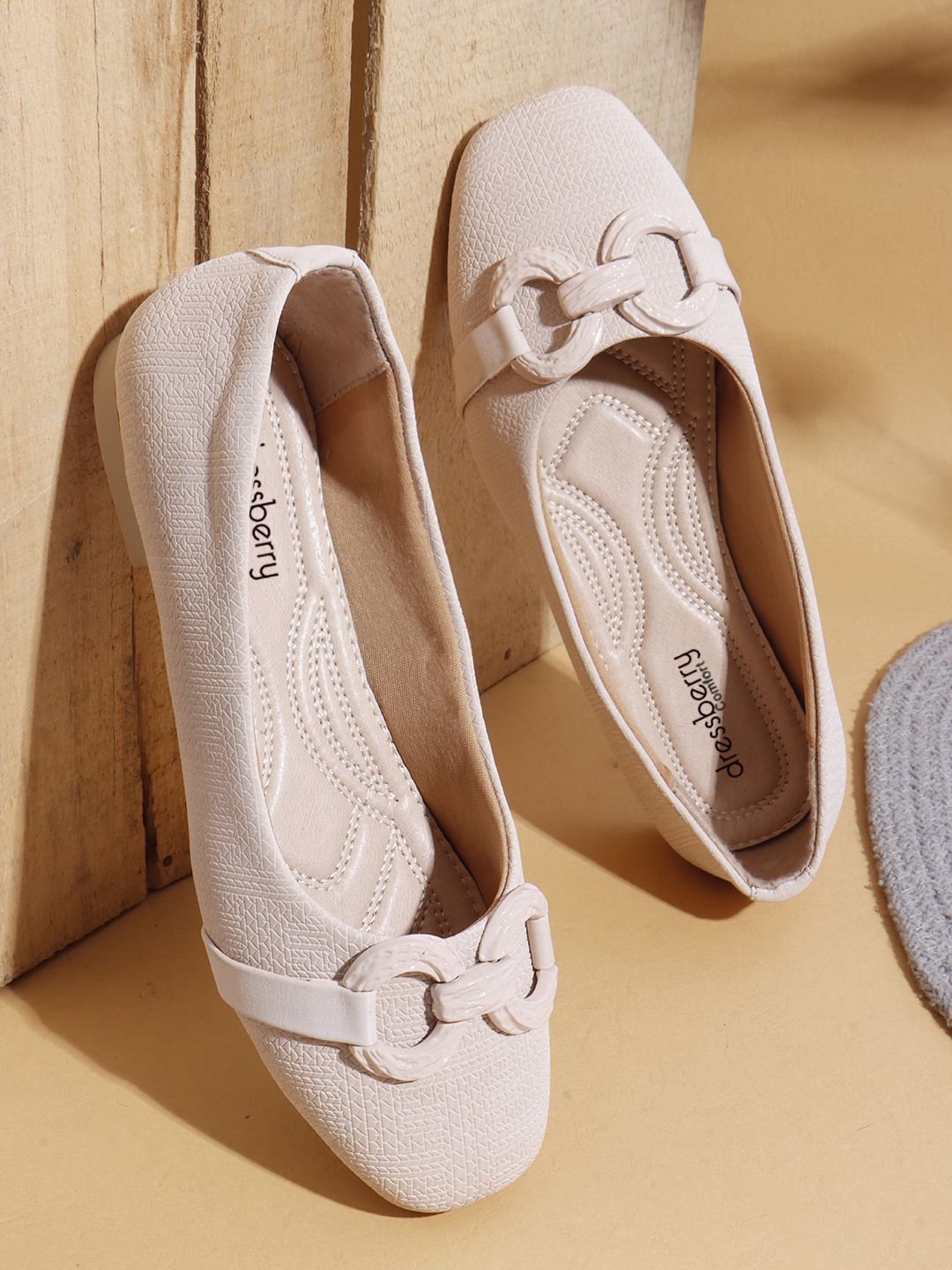 DressBerry DressBerry Women Textured Ballerinas