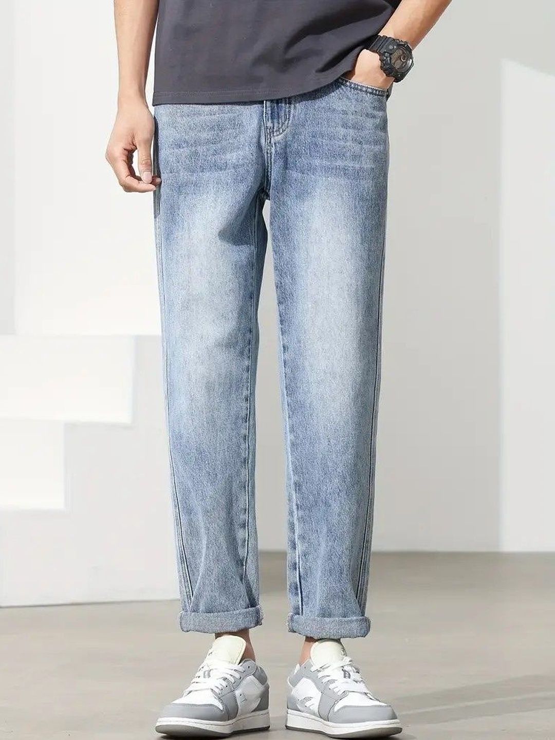 SZN Men Relaxed Fit Mid-Rise Light Fade Stretchable Jeans