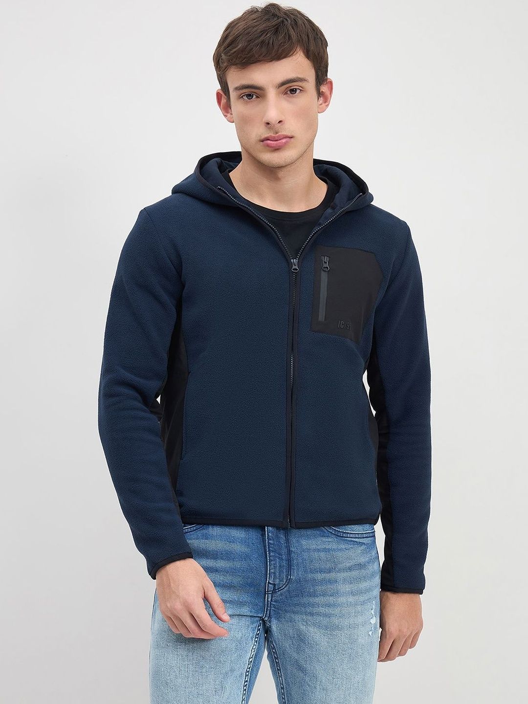 Iconic Men Colourblocked Lightweight Puffer Jacket
