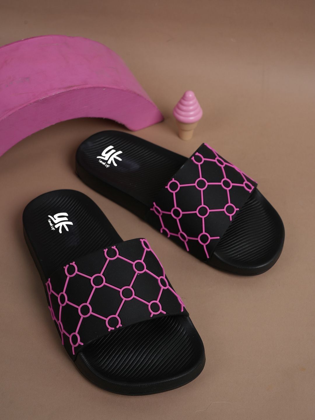 YK Unisex Kids Printed Rubber Sliders