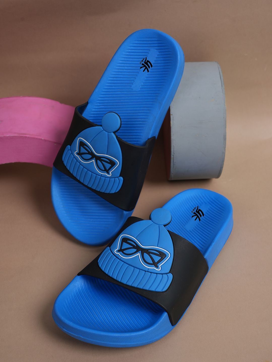 YK Unisex Kids Embellished Sliders