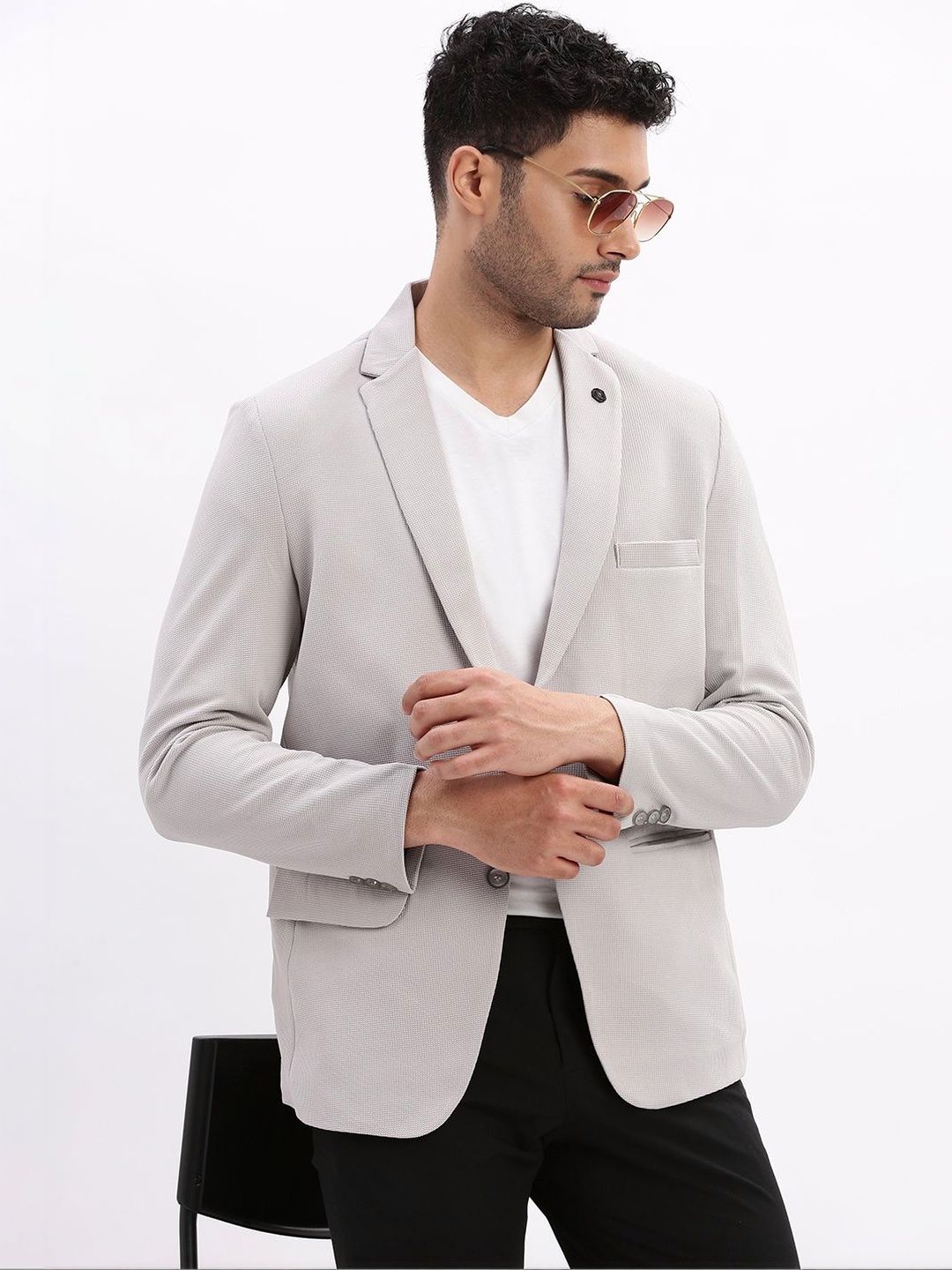 SHOWOFFFF Slim Fit Notched Lapel Collar Single-Breasted Blazer