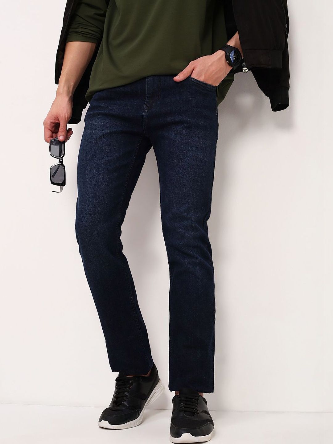 SHOWOFFFF Men Comfort Straight Fit Low-Rise Light Fade Stretchable Jeans
