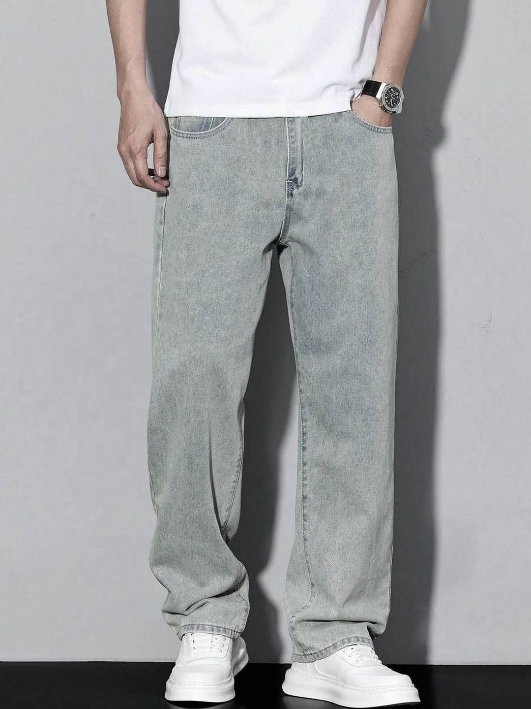 Stylecast X Kotty Men Relaxed Fit Mid-Rise Light Fade Stretchable Jeans