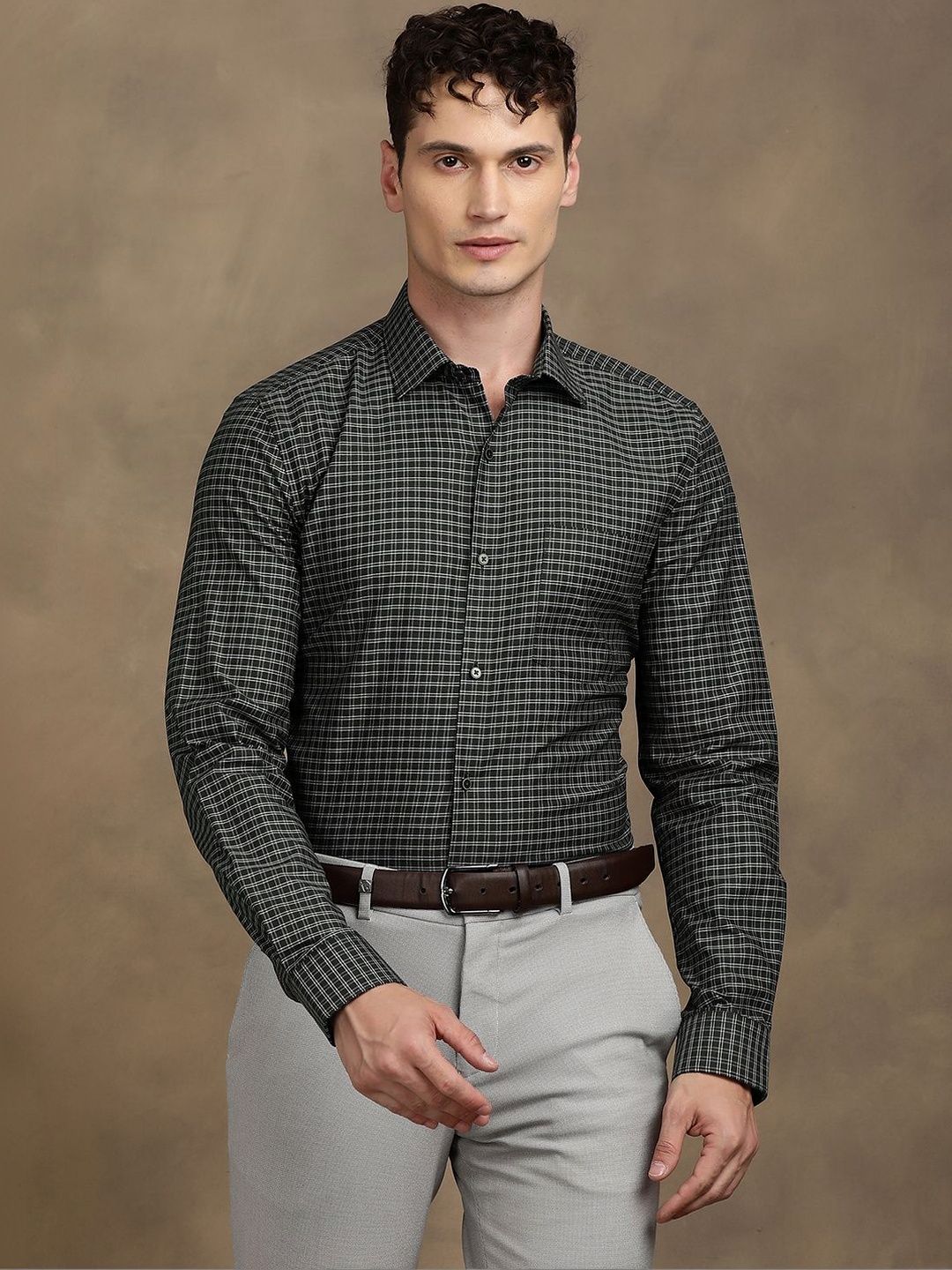 Turtle Men Standard Slim Fit Checked Formal Shirt