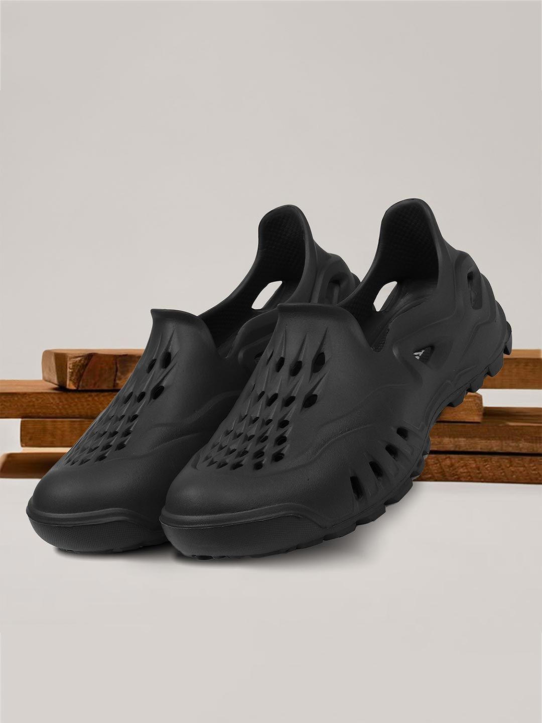 DOCTOR EXTRA SOFT Men Slipon Clogs