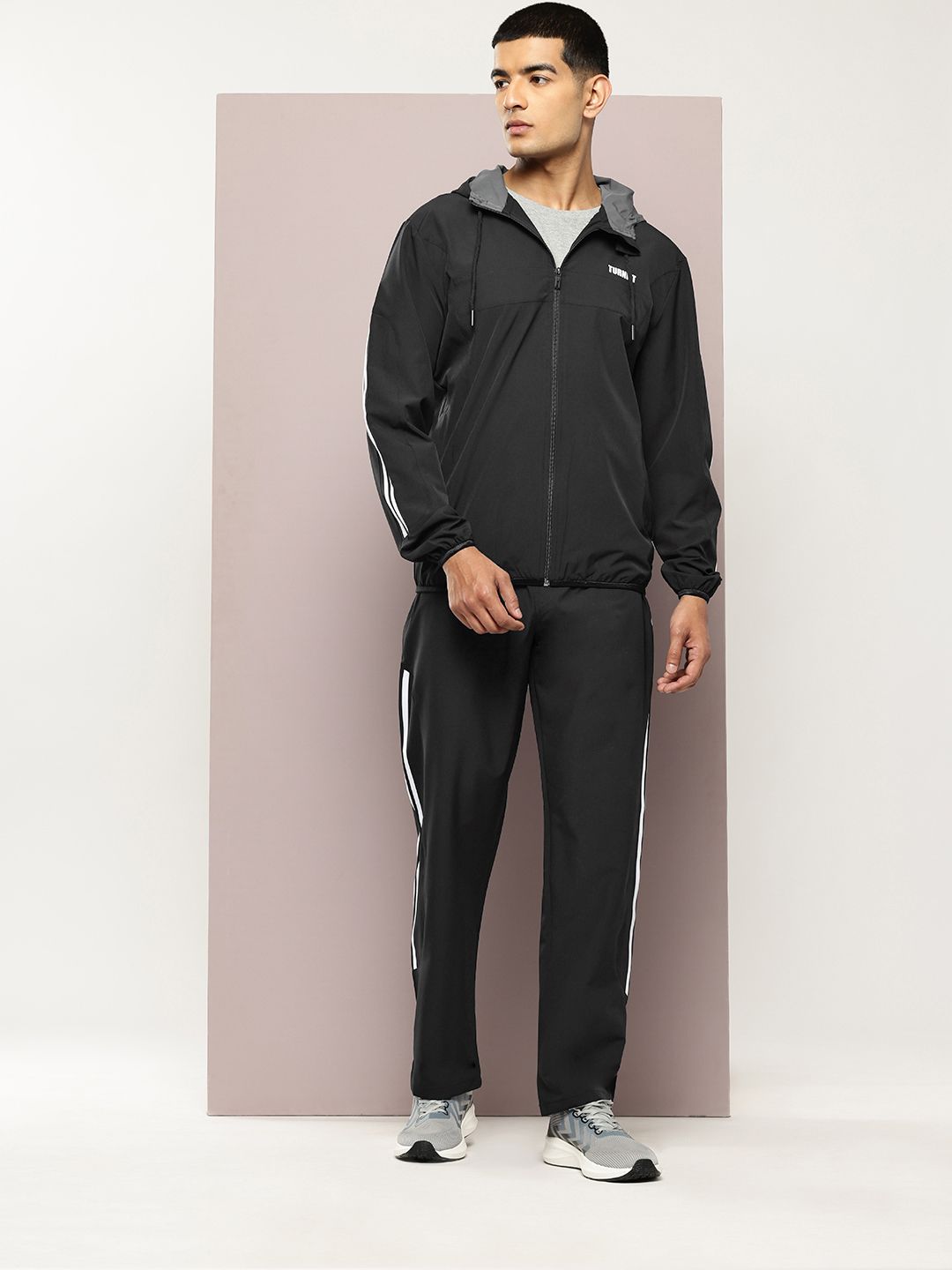 TURNFIT Men Hooded Running Tracksuit