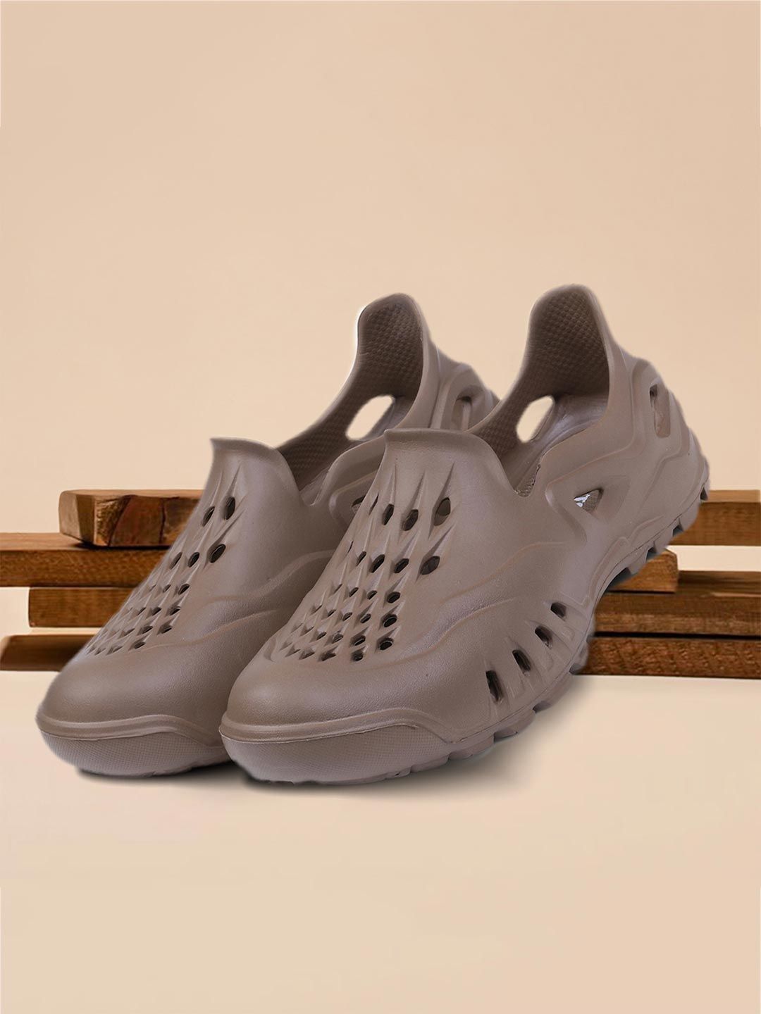 DOCTOR EXTRA SOFT Men Croslite Clogs