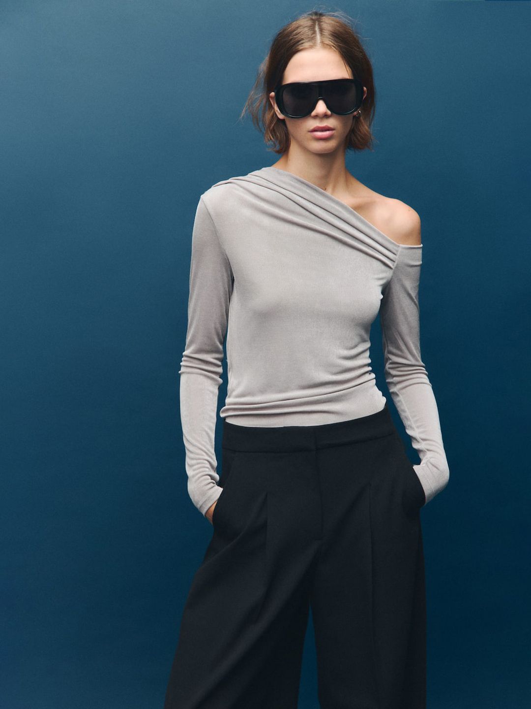 One Shoulder Ruched Slim Fit T-shirt