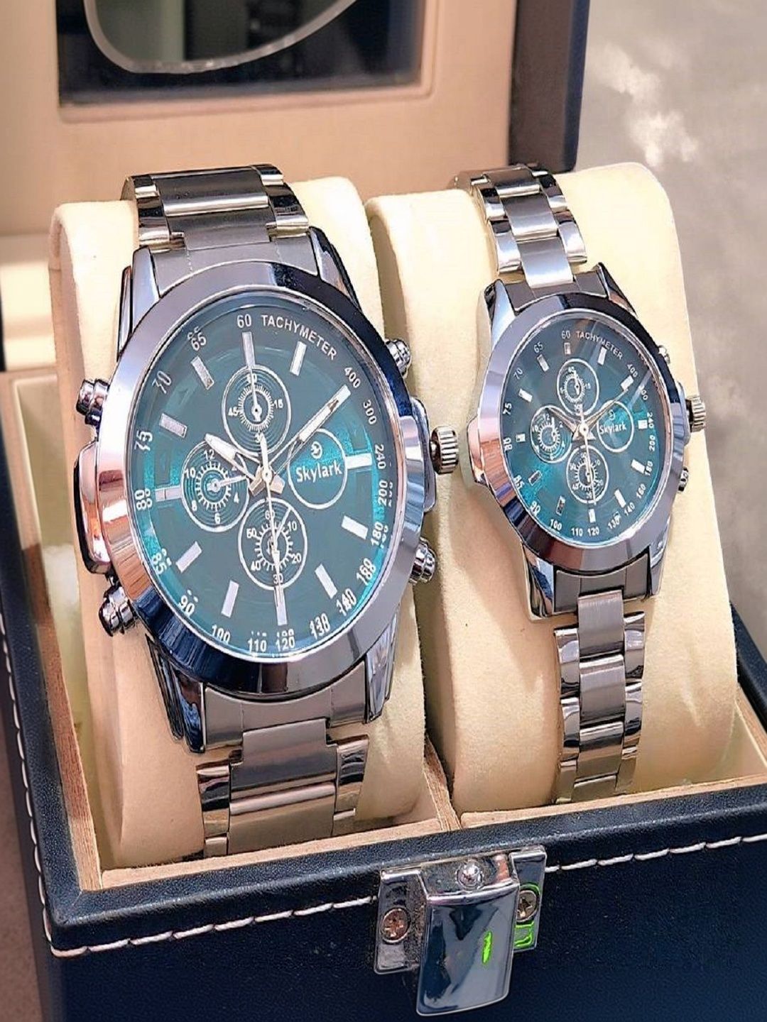 Skylark Skylark Unisex Dial & Stainless Steel Straps Analogue Multi Function Watch Freedom_alphanso_green_couples_s