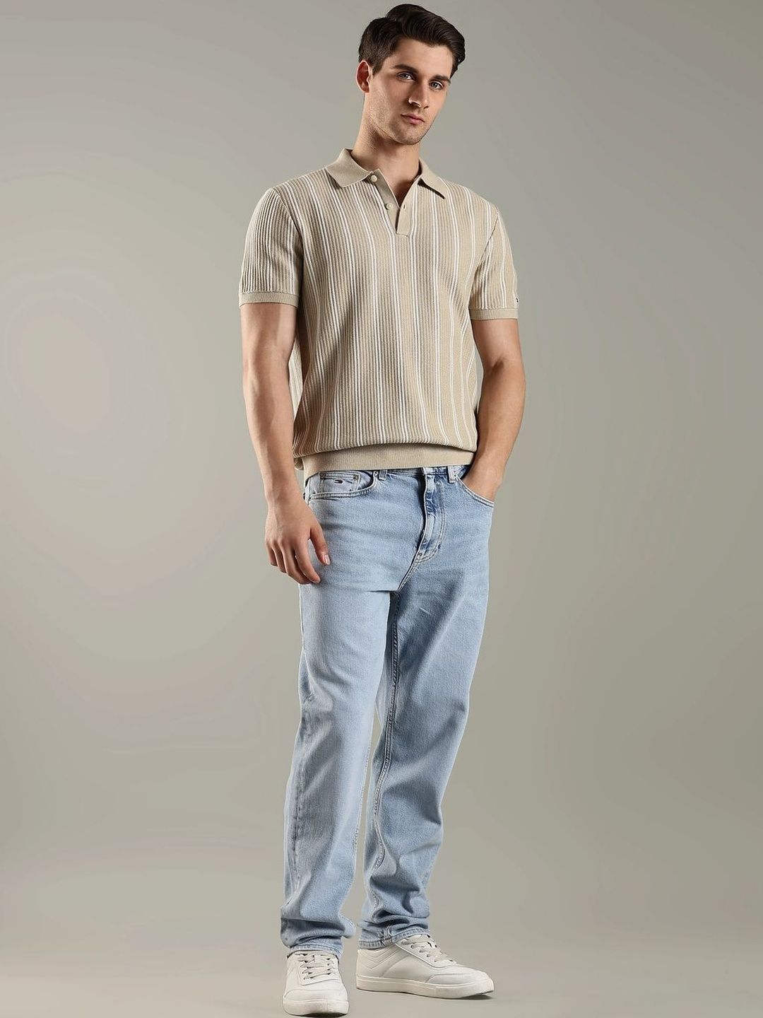 Regular Fit Mid-Rise Light Fade Jeans