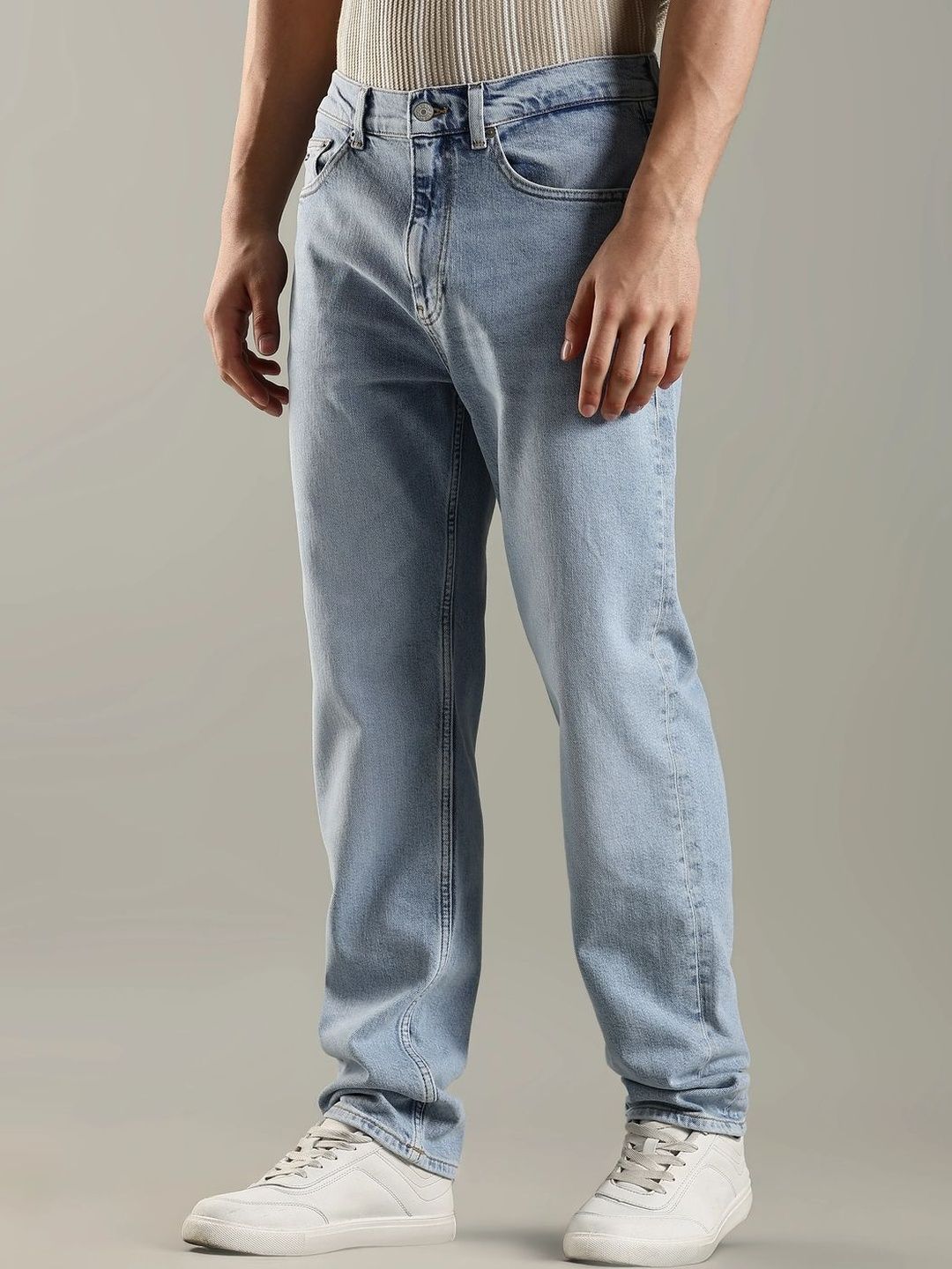 Regular Fit Mid-Rise Light Fade Jeans