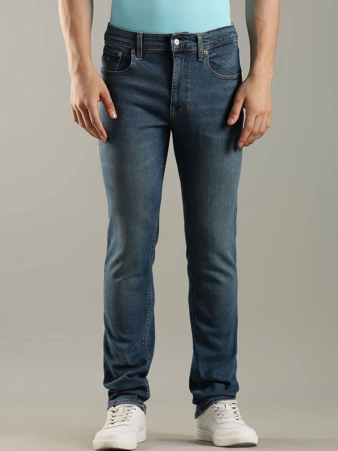 Regular Fit Mid-Rise Light Fade Jeans