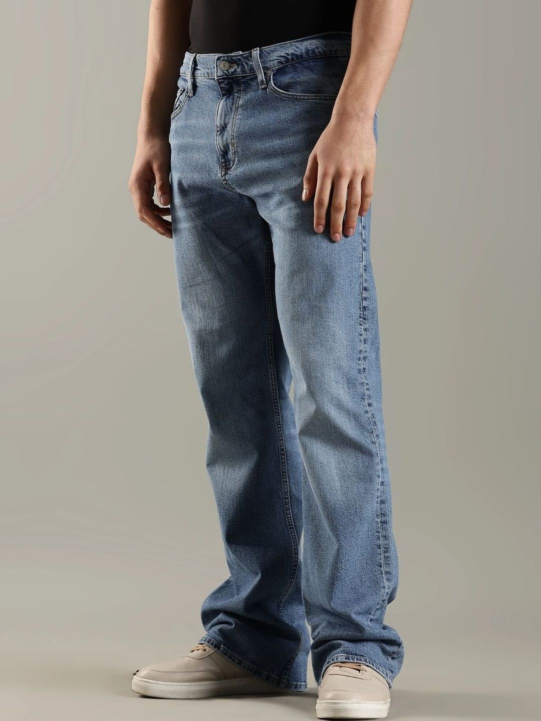 Relaxed Fit Mid-Rise Light Fade Jeans