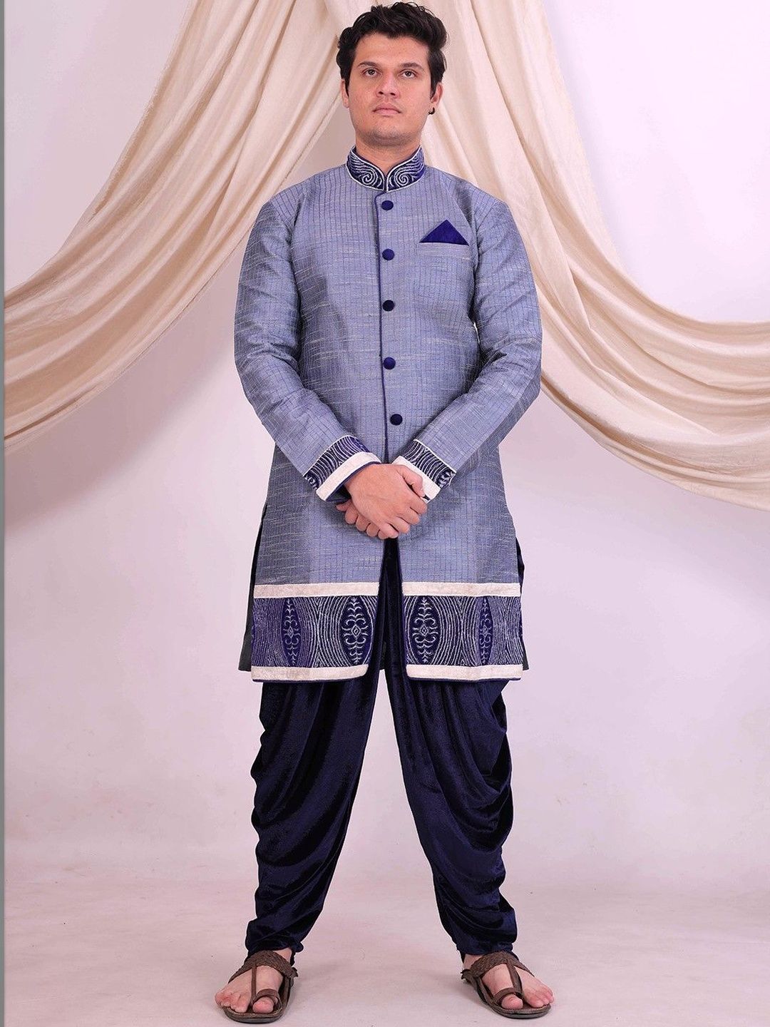 Desibutik Embroidered Mandarin Collared Sherwani