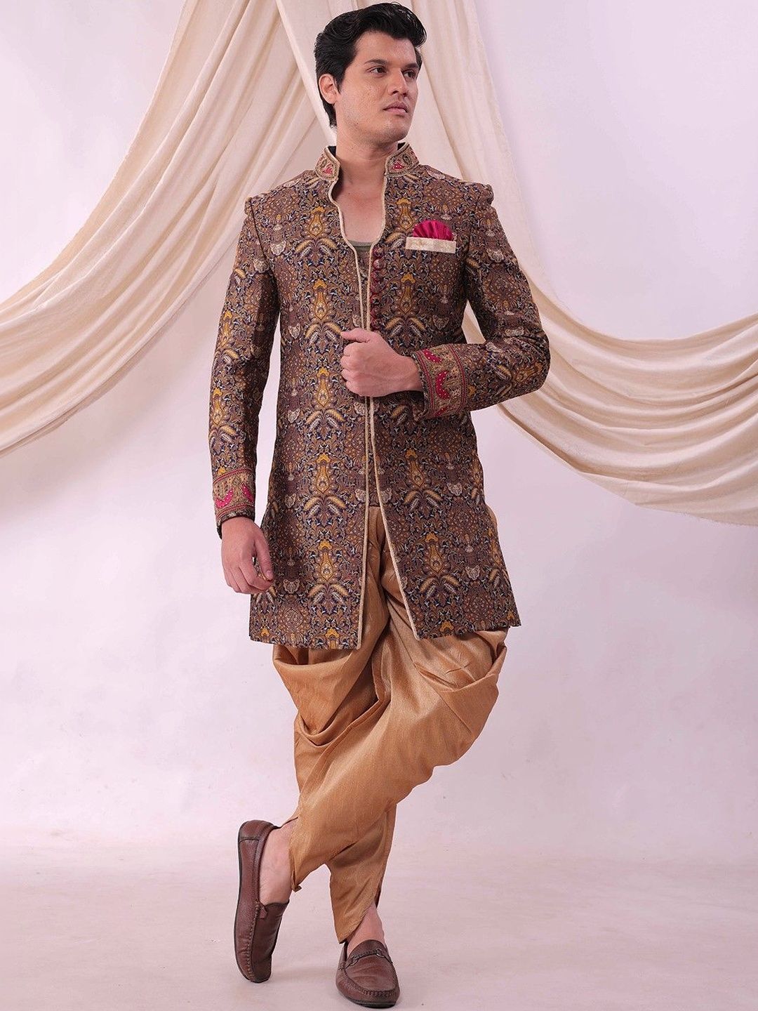 Desibutik Embroidered Mandarin Collar Sherwani