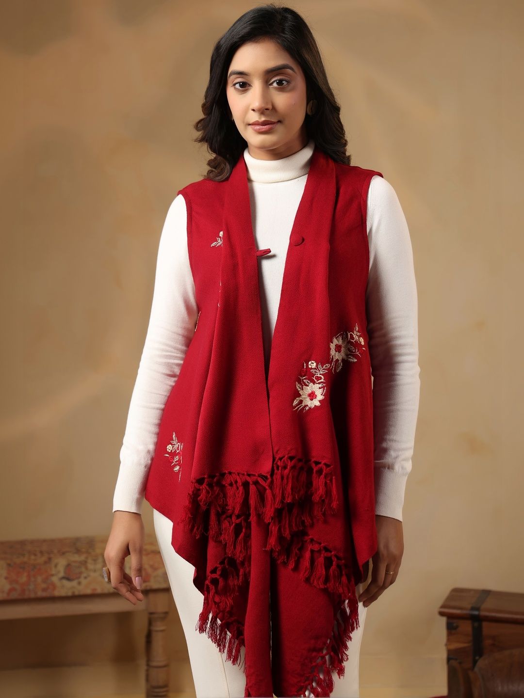 Zamour Women Embroidered Shrug