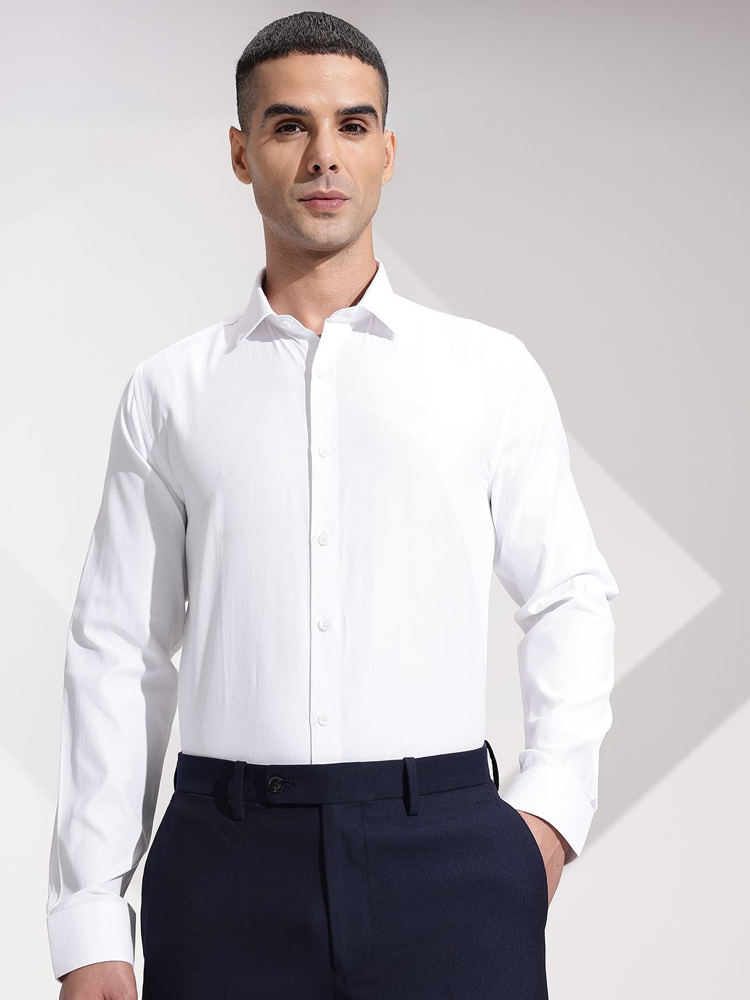 INVICTUS Textured Urban Slim Fit Formal Shirt