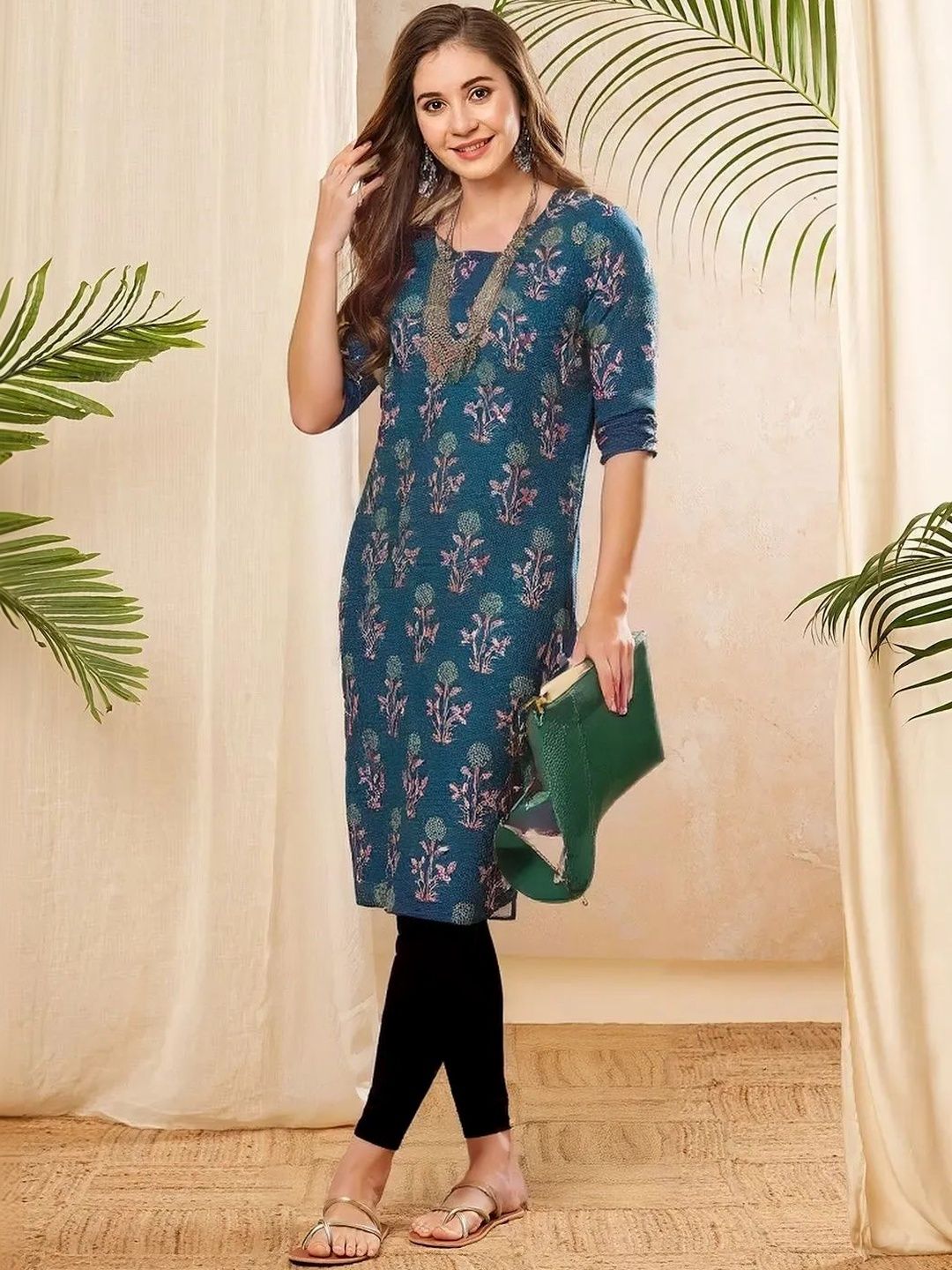 arangya Women Floral Printed Indie Florals Crepe Kurta