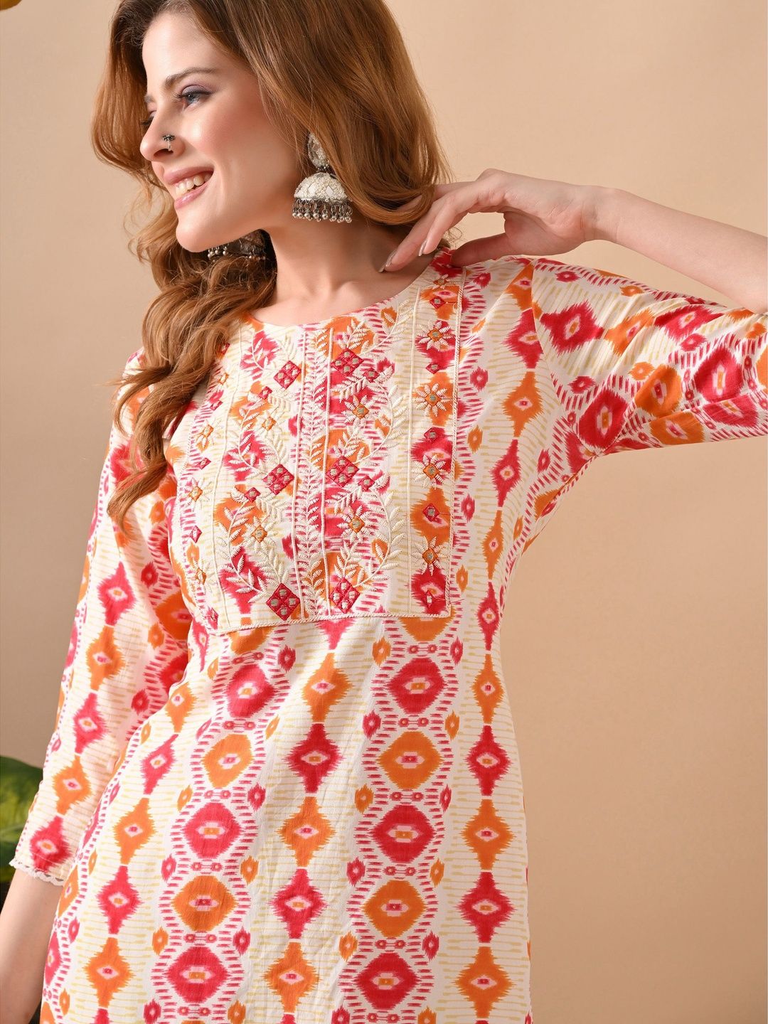 KKOUTFITS Women Thread Work Kurta