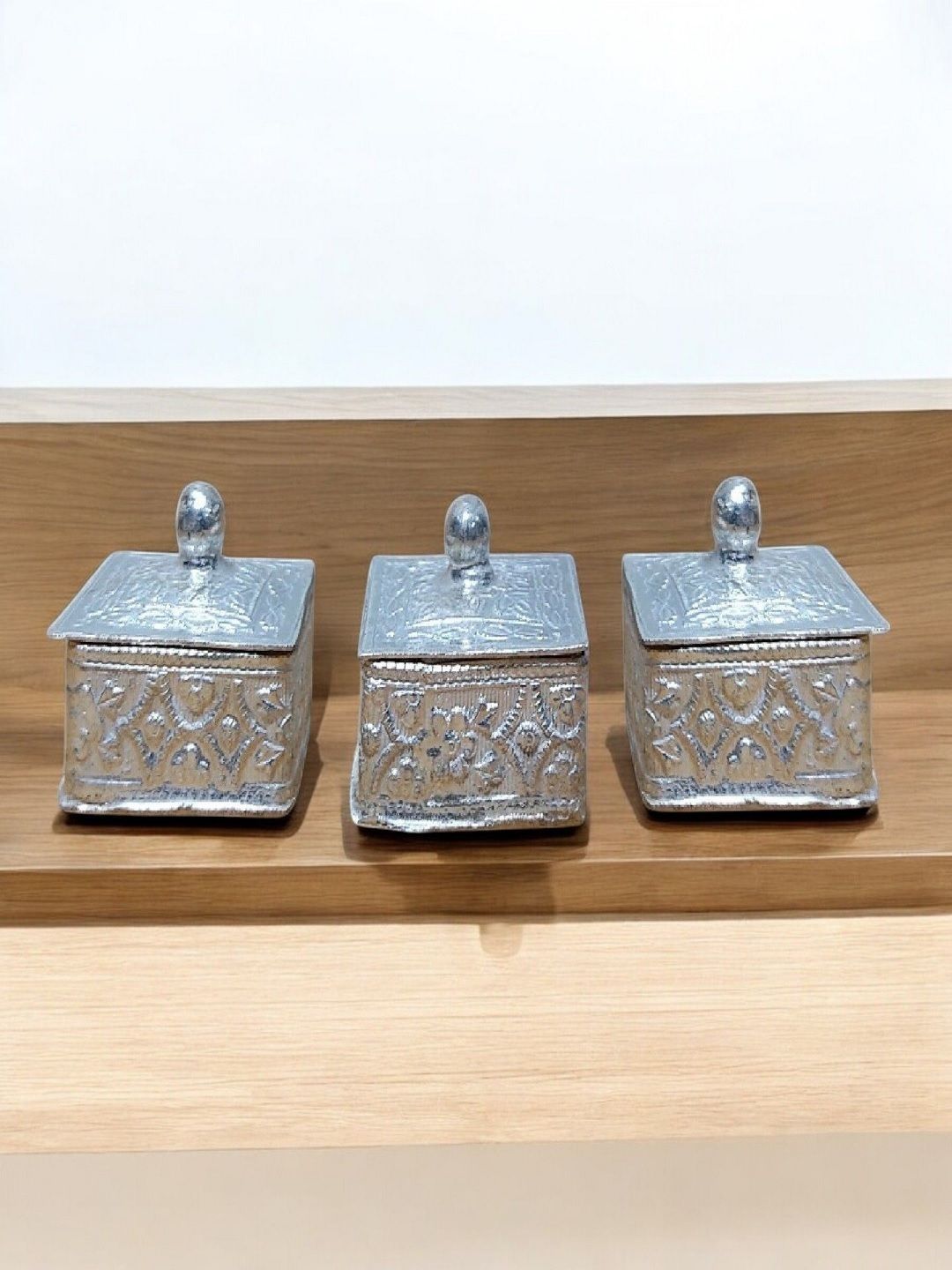 Sigaram 3-Pcs Textured House Warming Pooja Haldi Kumkum Box