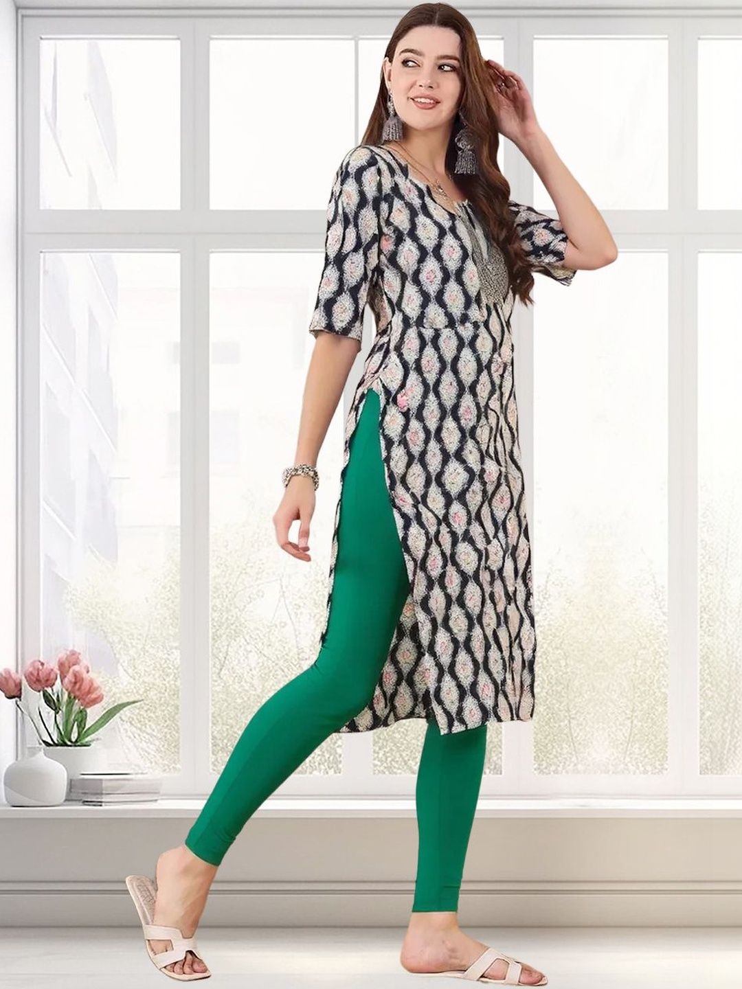 arangya Women Geometric Printed Crepe Kurta