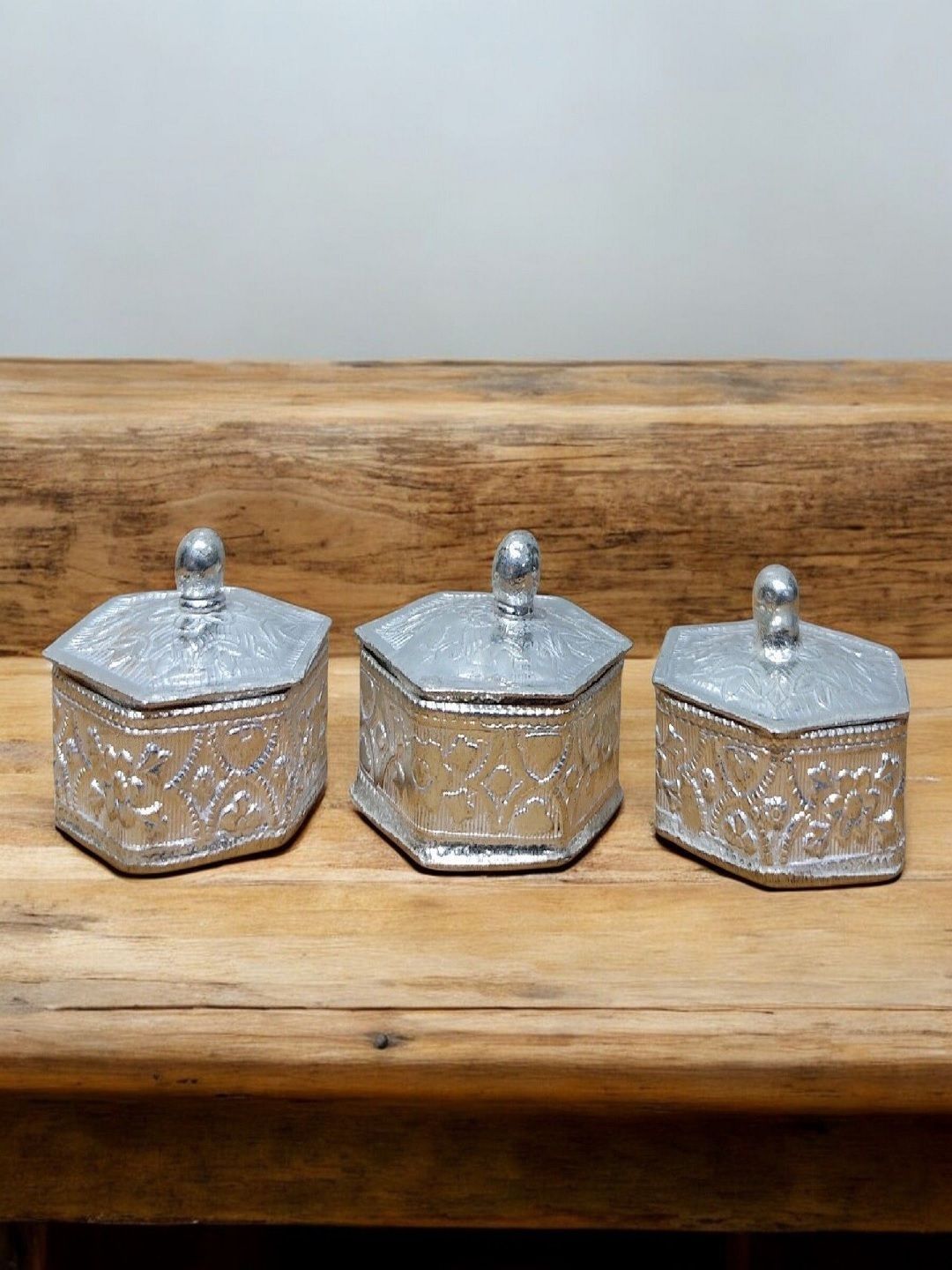 Sigaram 3-Pcs Textured House Warming Pooja Haldi Kumkum Box