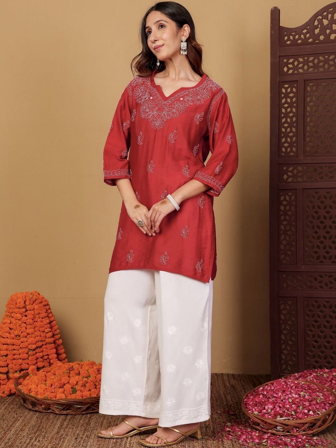 Chowkhat Ethnic Motifs Embroidered V-Neck Chikankari Chanderi Cotton Chikankari Kurti