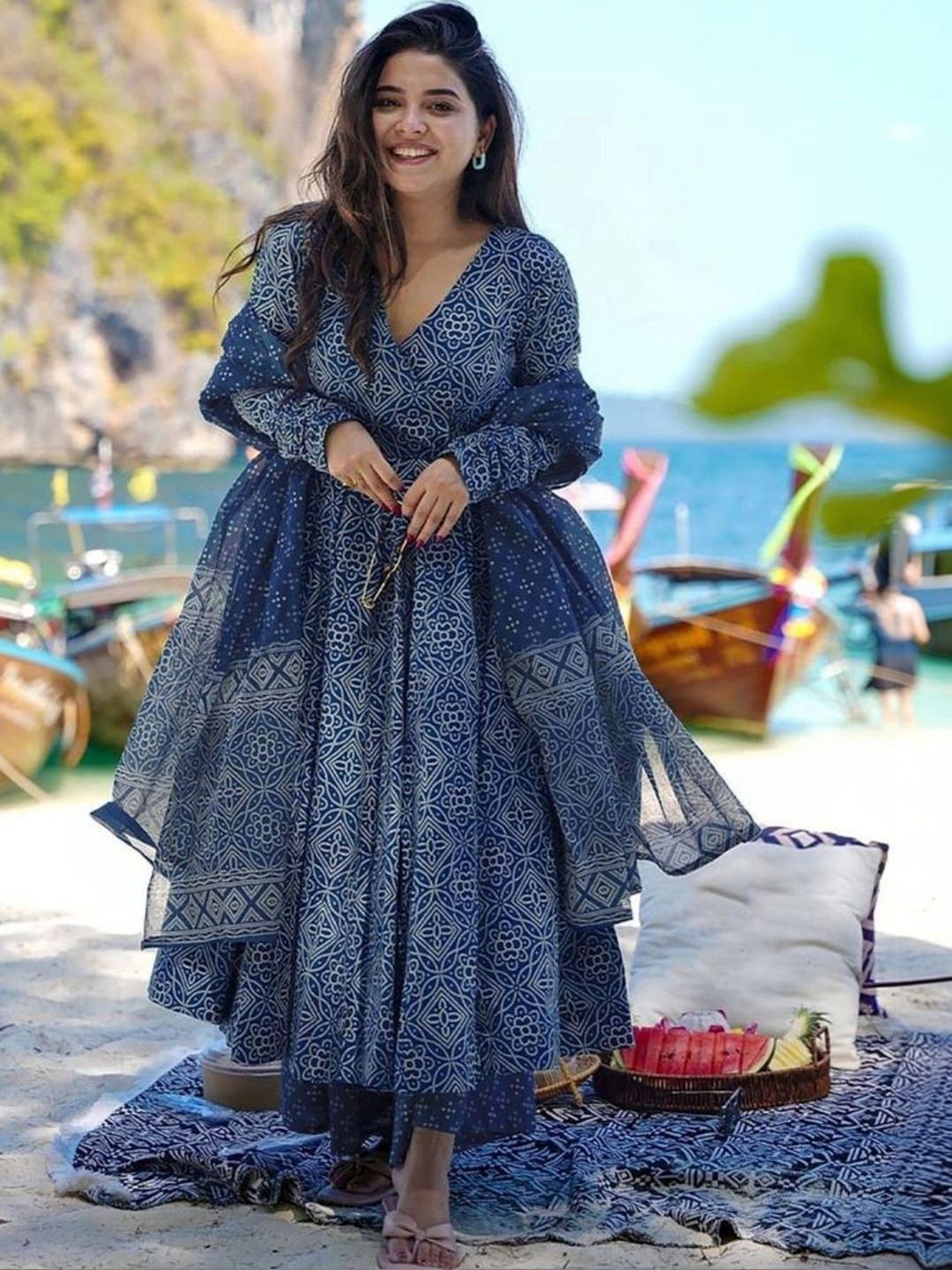 ARADHNA ARADHNA Women Ethnic Motifs Printed Panelled Kurta with Trousers & With Dupatta