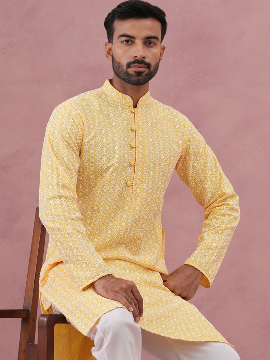 Jompers Men Embroidered Chikankari Kurta