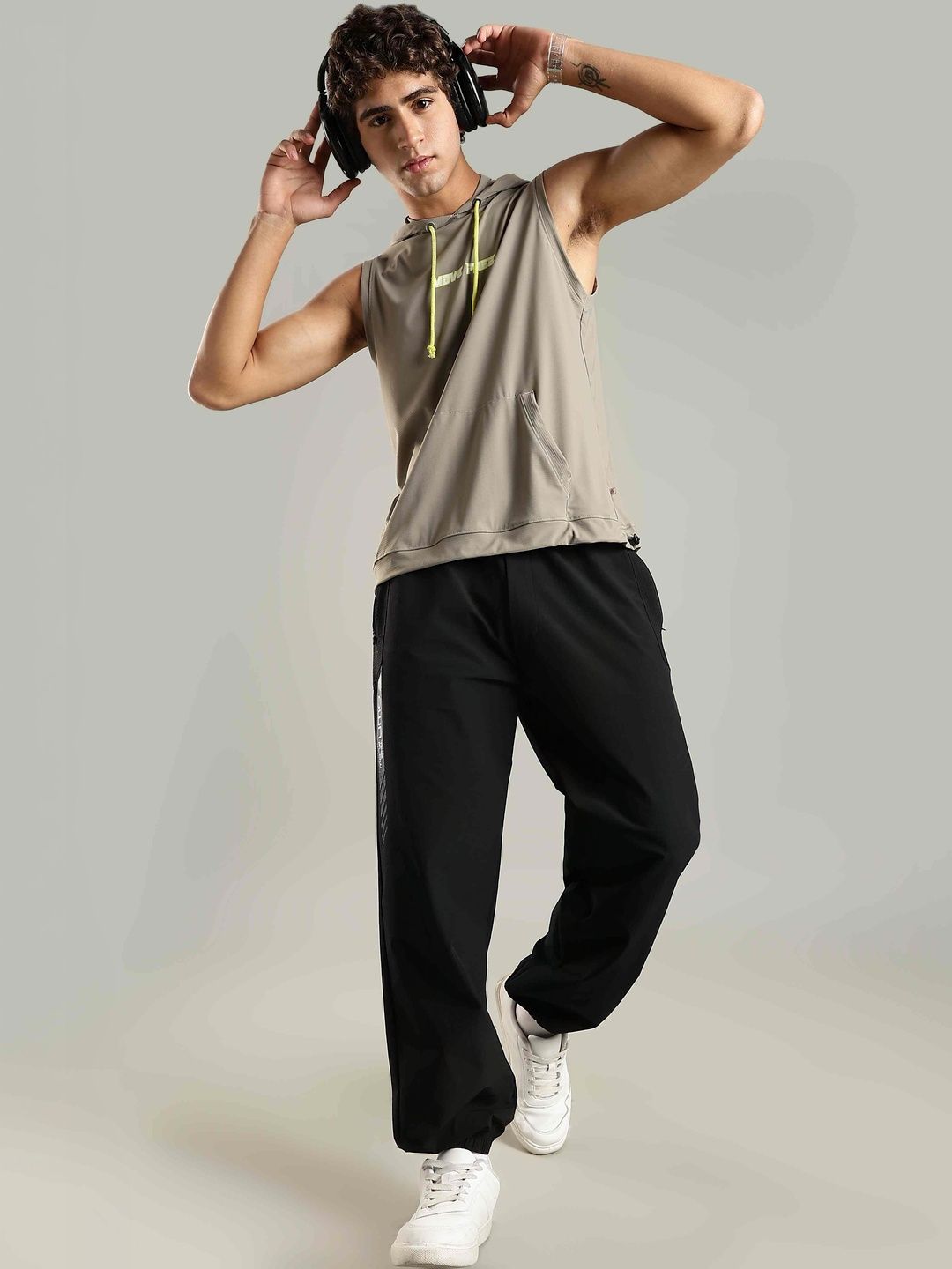 DOMIN8 Men Typography Lightweight Training or Gym Sporty Jacket