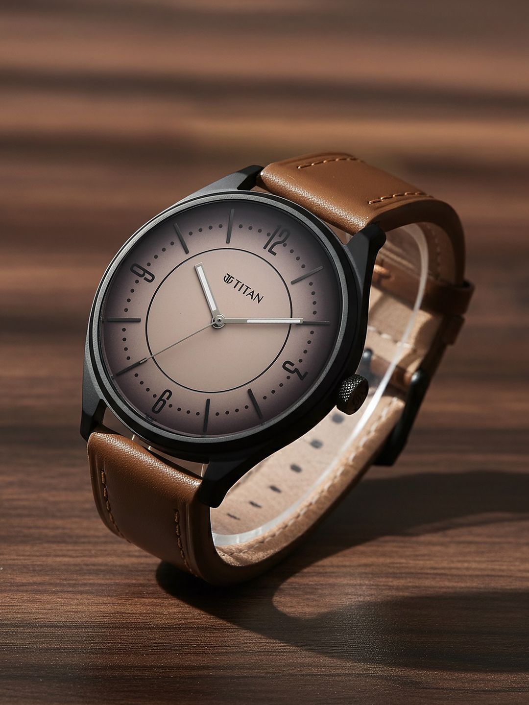Price History of Titan Neo Economy Quartz Analog with Date Silver