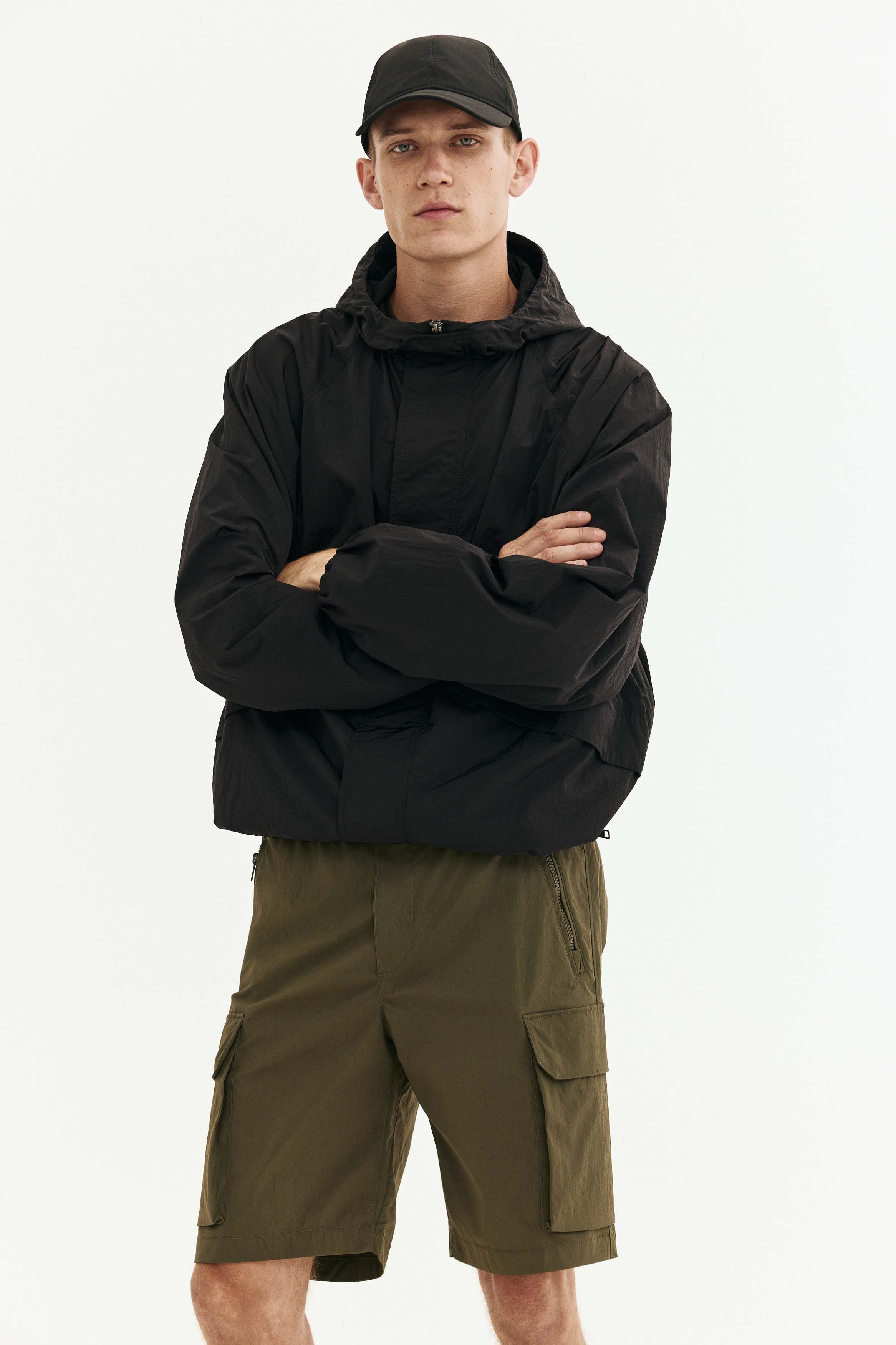 H&M Regular Fit Nylon Cargo Shorts Offers & Cashback
