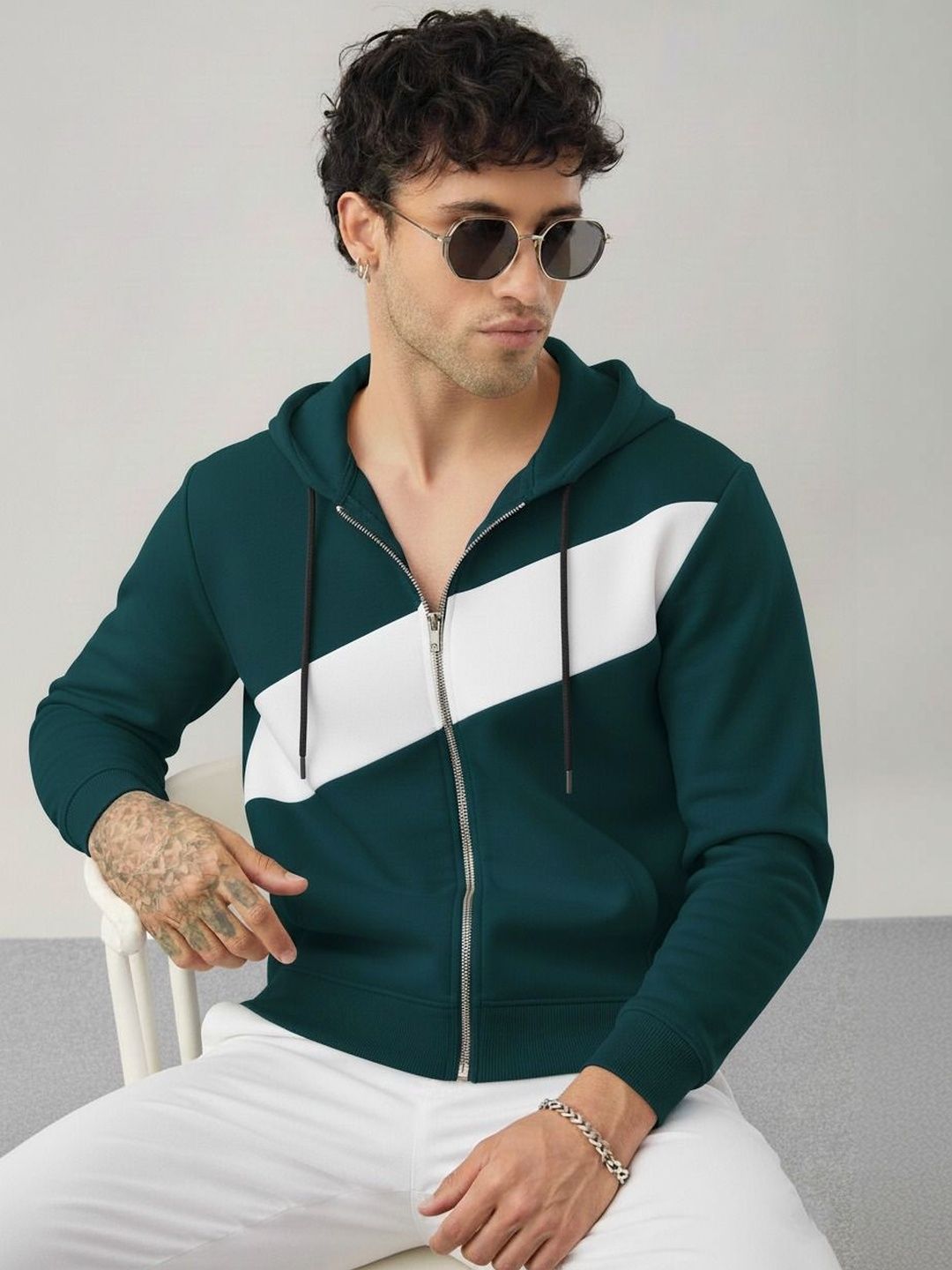 Try This Men Colourblocked Hooded 1 T-shirt